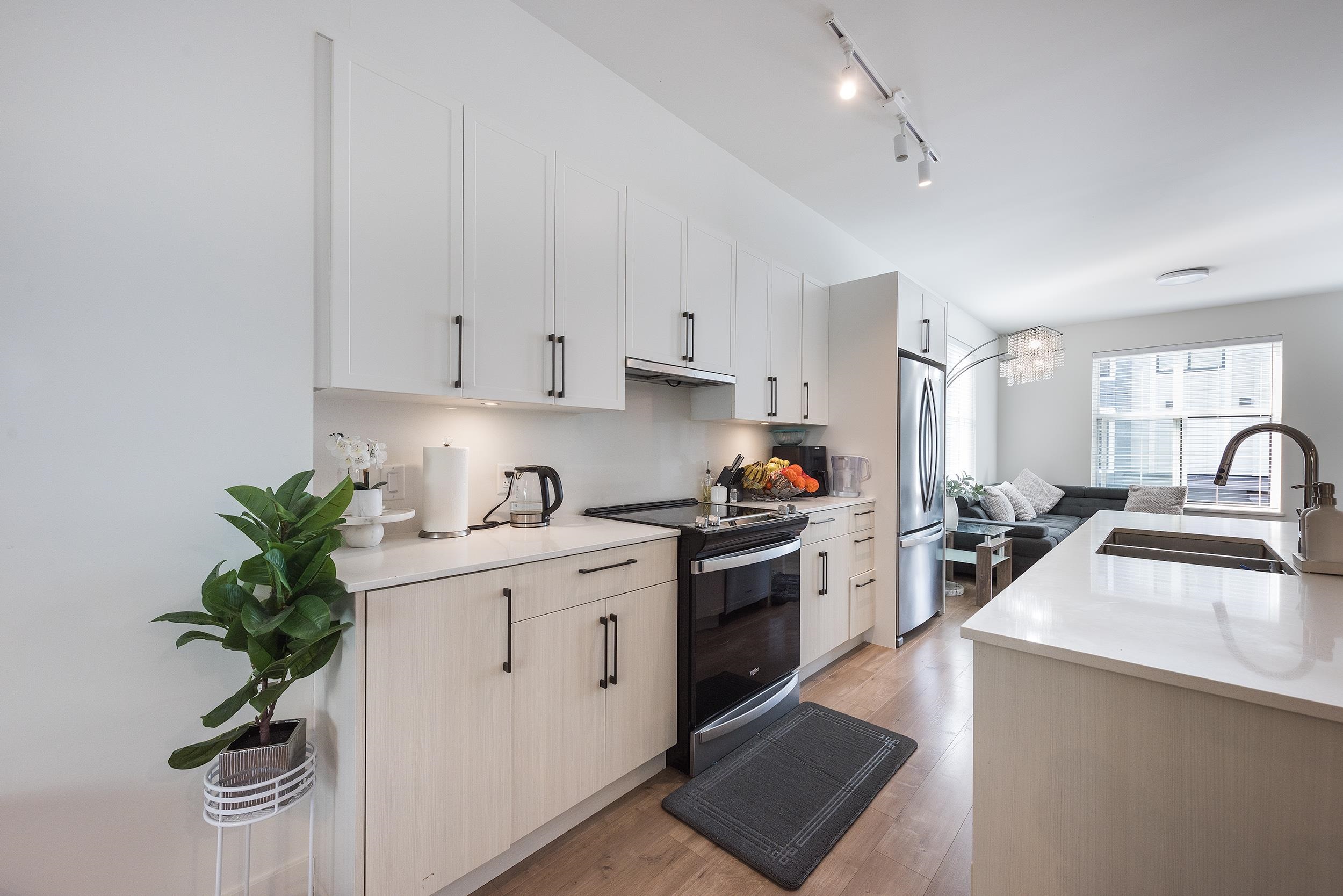 406 2267 MCKENZIE ROAD, R3050989, BC,