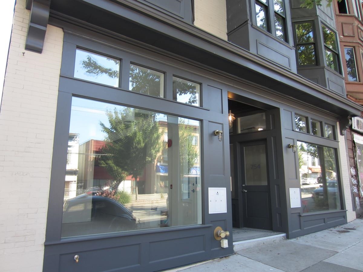 203 756 BROADWAY, R3051227, BC,