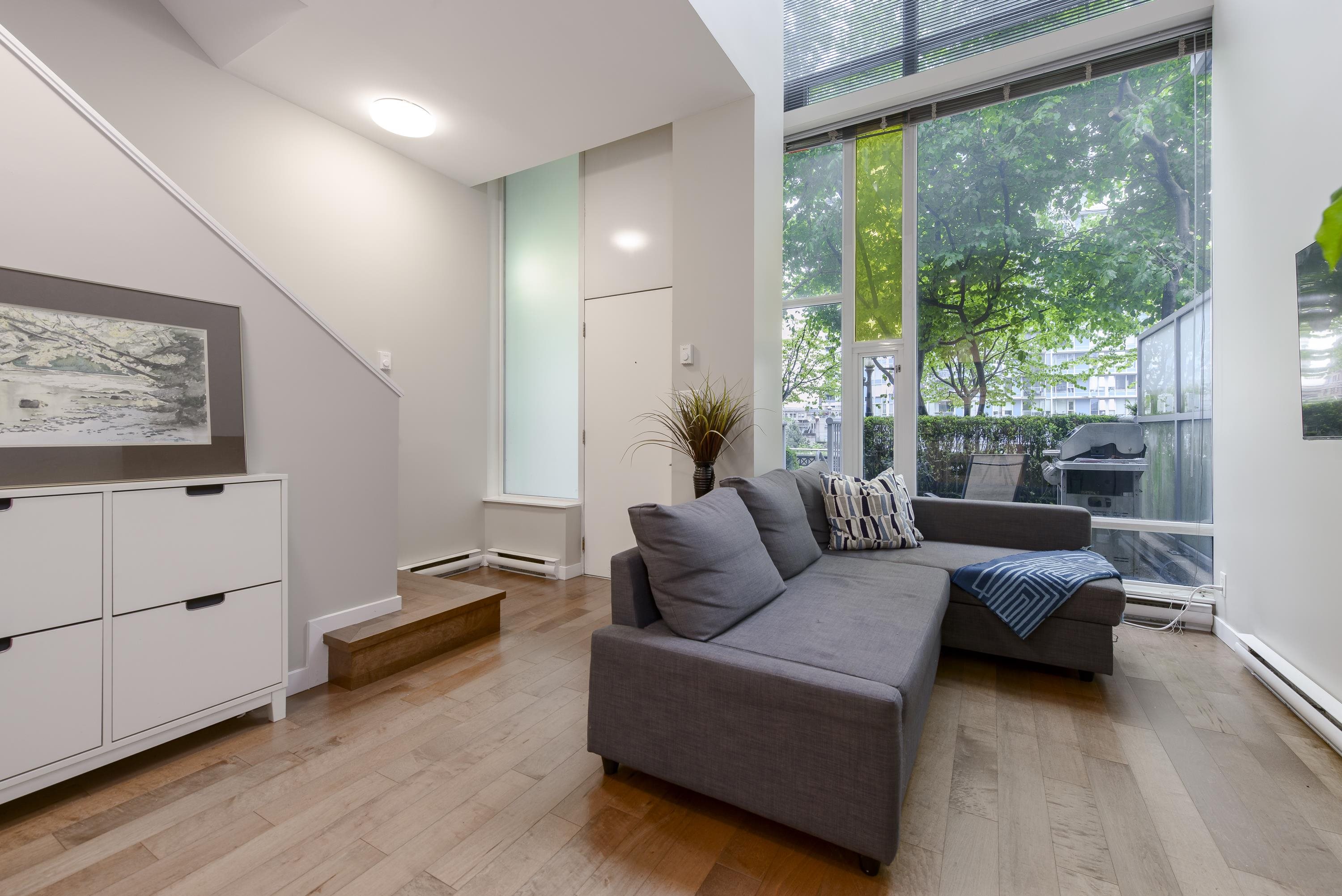 128 DUNSMUIR STREET, Vancouver BC V6B 1X7, R3051303, BC,