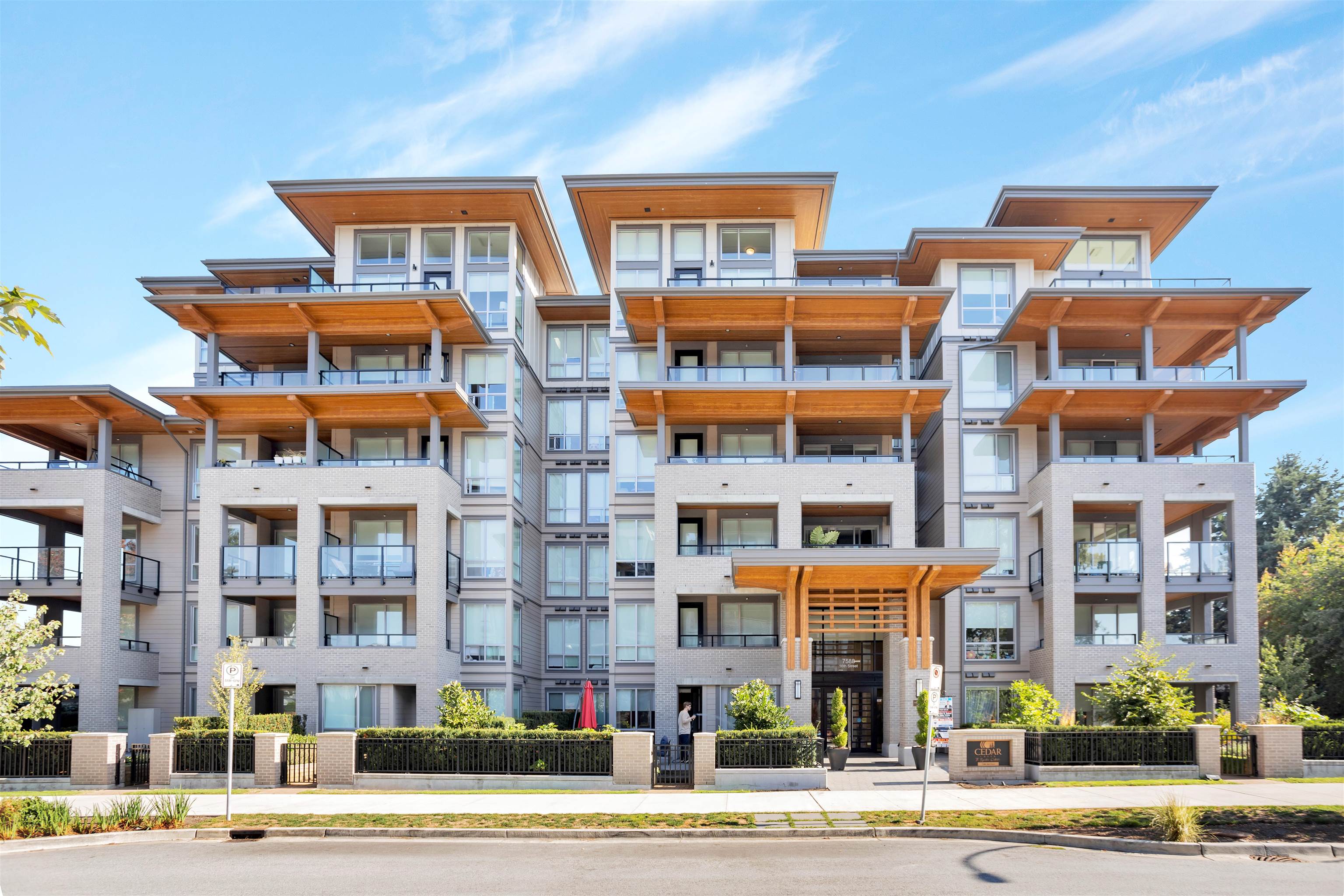 605 7588 16TH STREET, R3051433, BC,