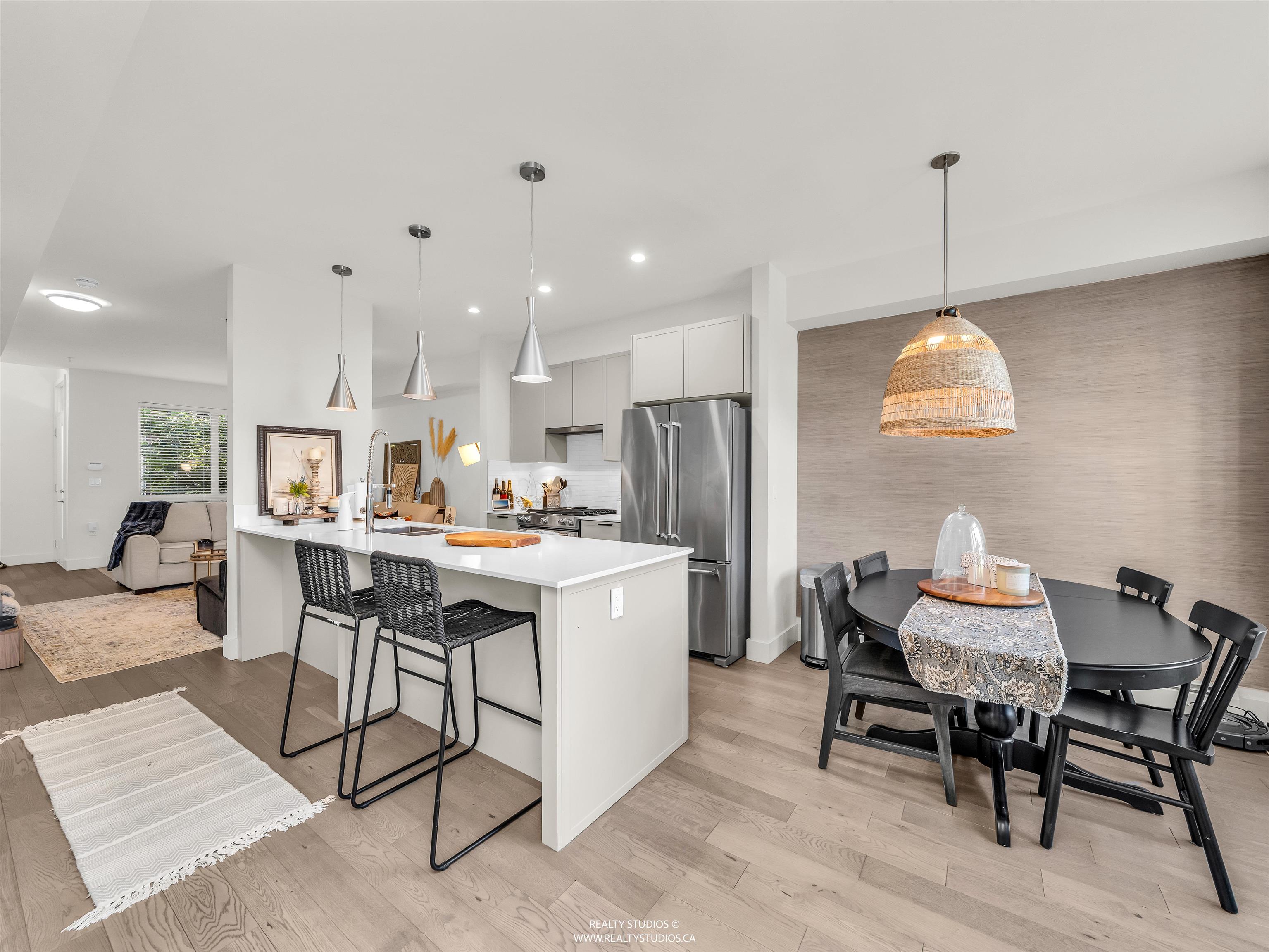 8 244 5TH STREET, R3051616, BC,