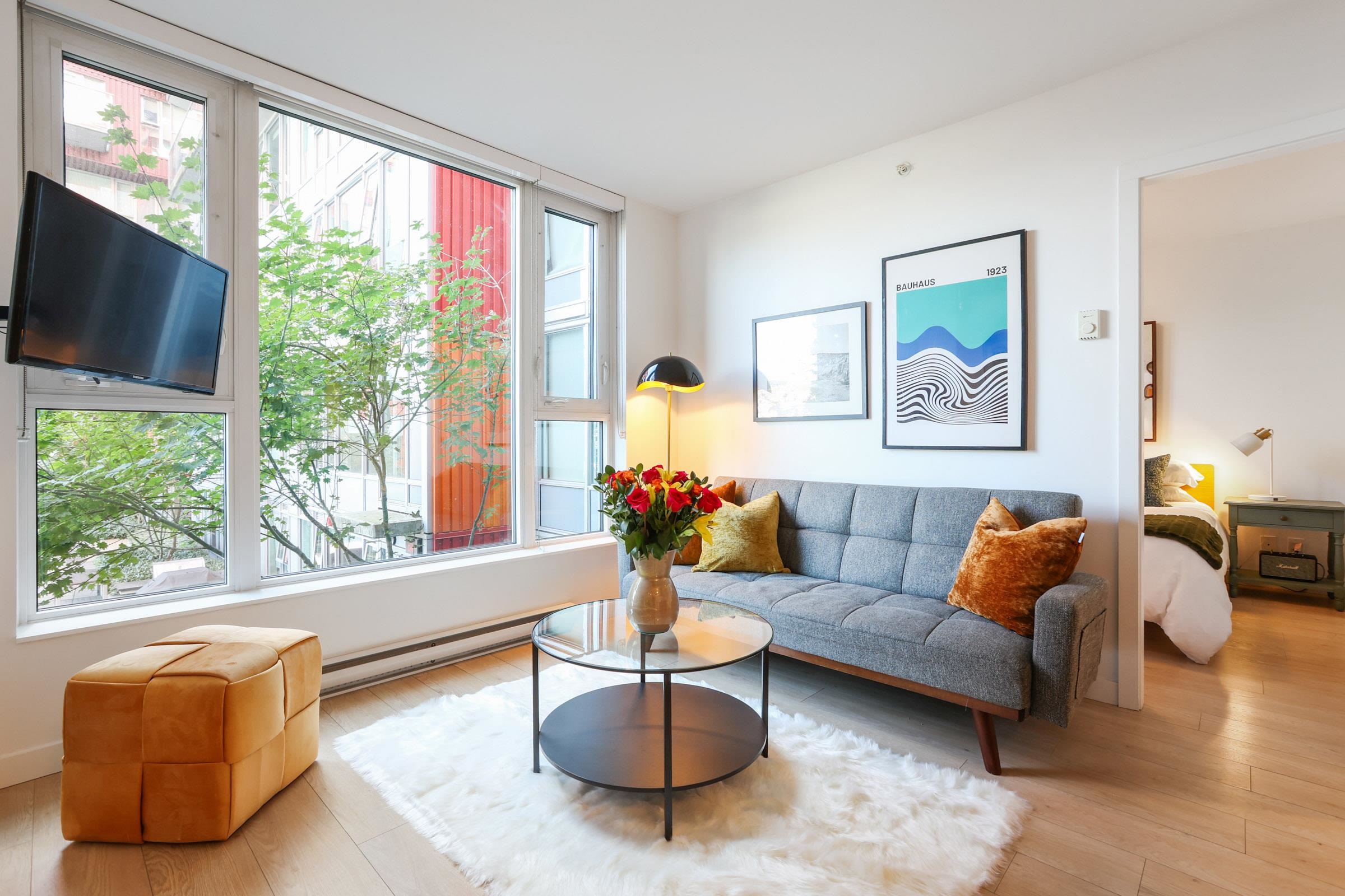 305 933 HASTINGS STREET, R3051712, BC,