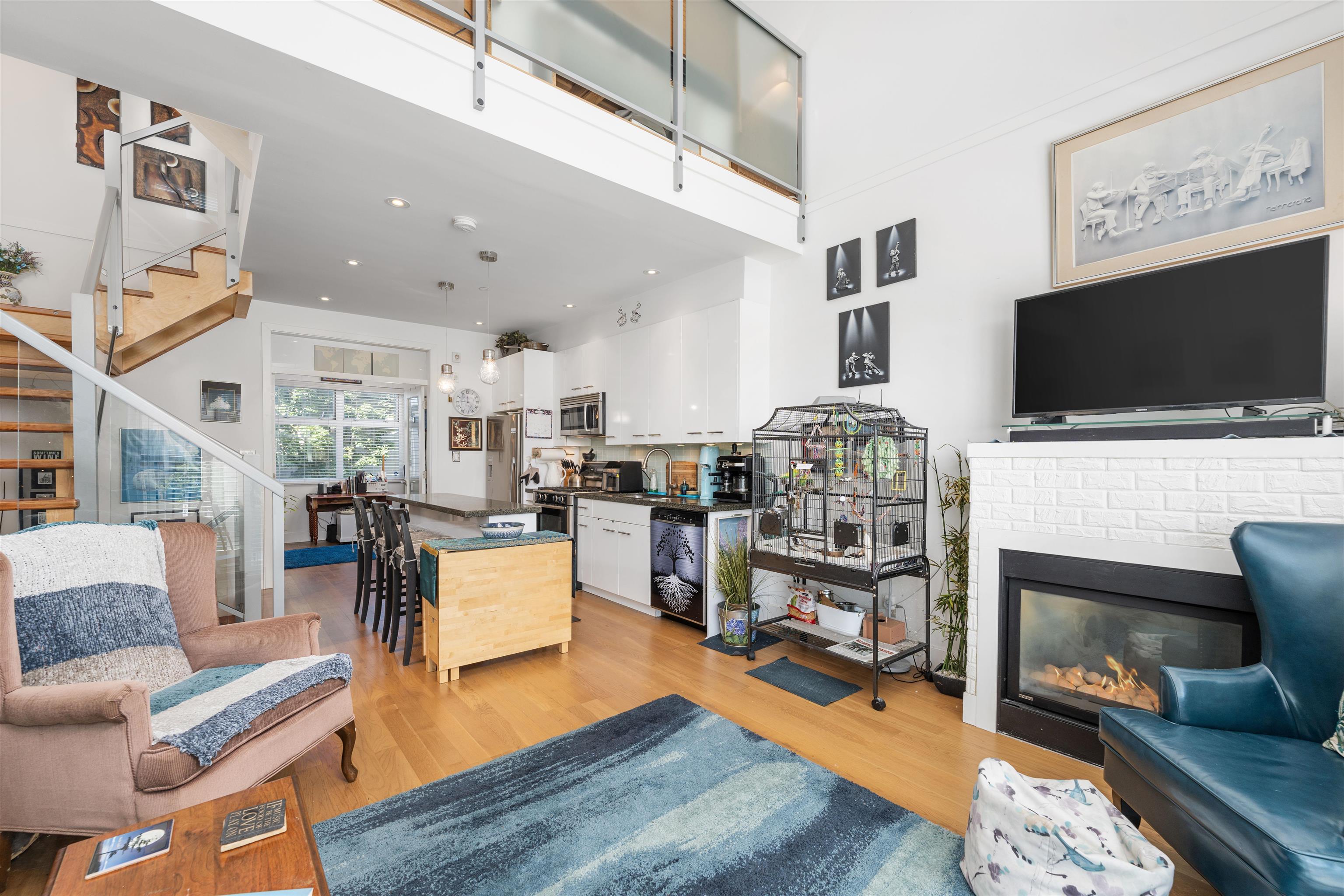 5 3993 CHATHAM STREET, R3051949, BC,
