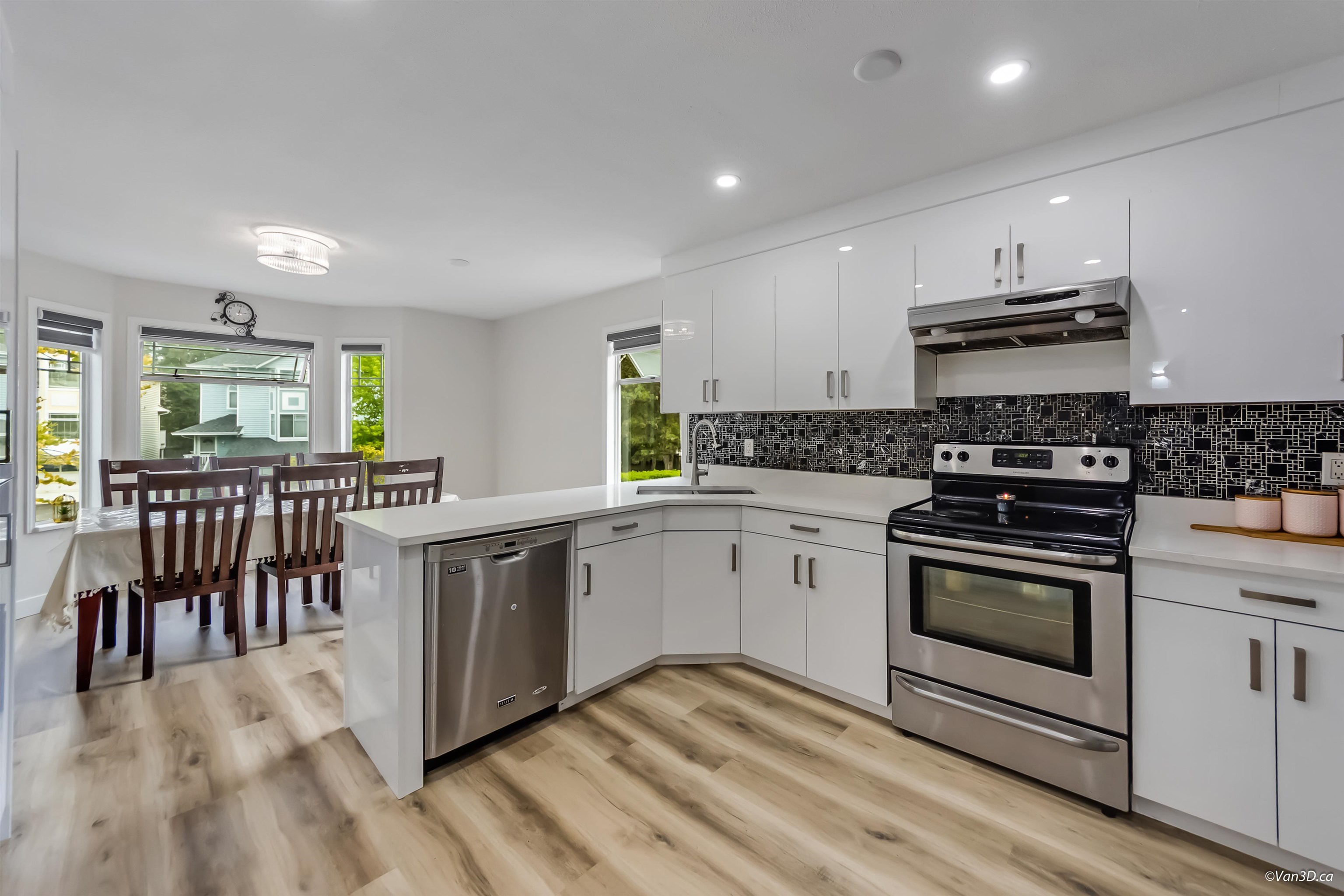 1 15550 89 AVENUE, R3051971, BC,