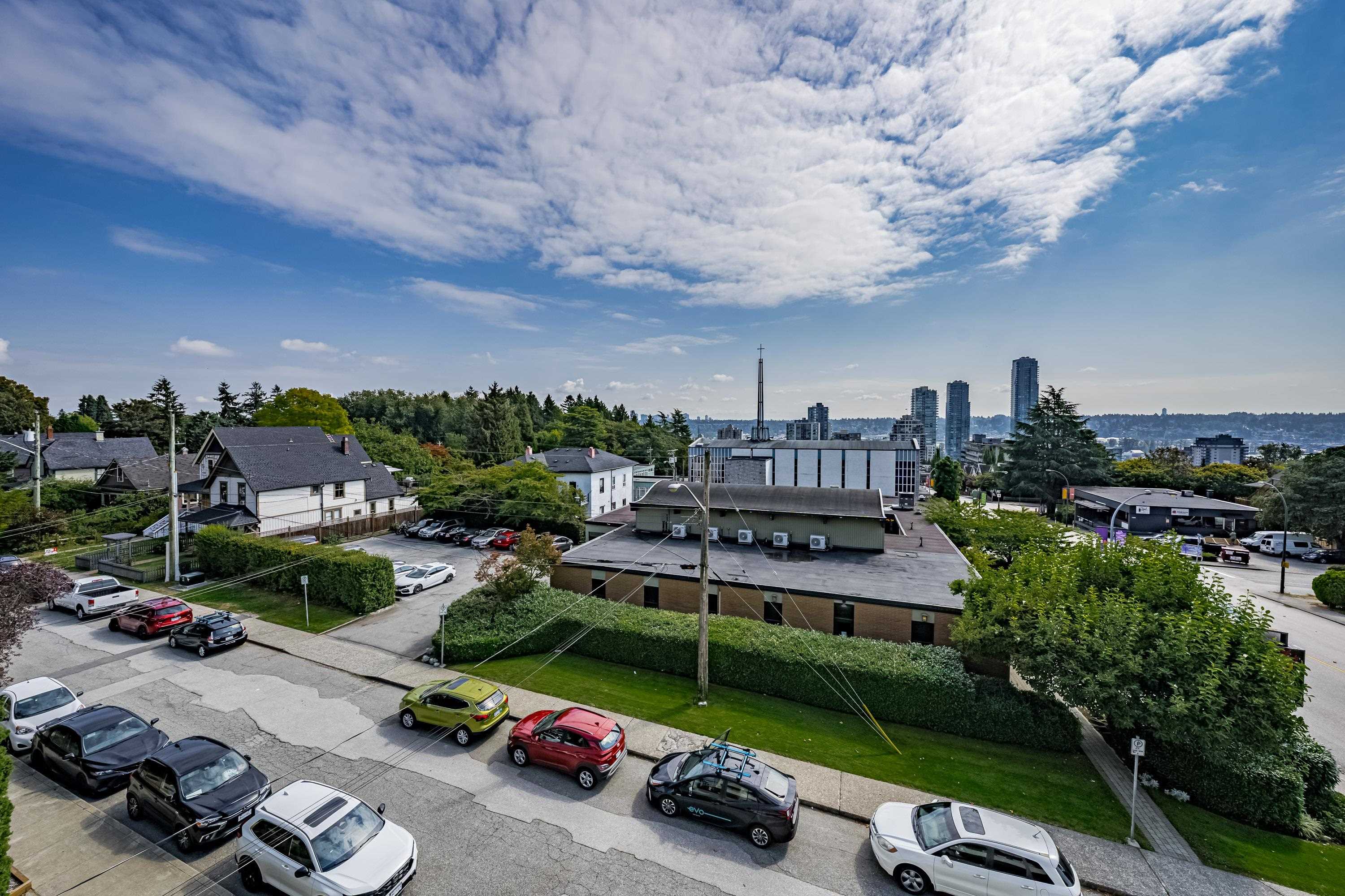 302 225 SIXTH STREET, R3052214, BC,