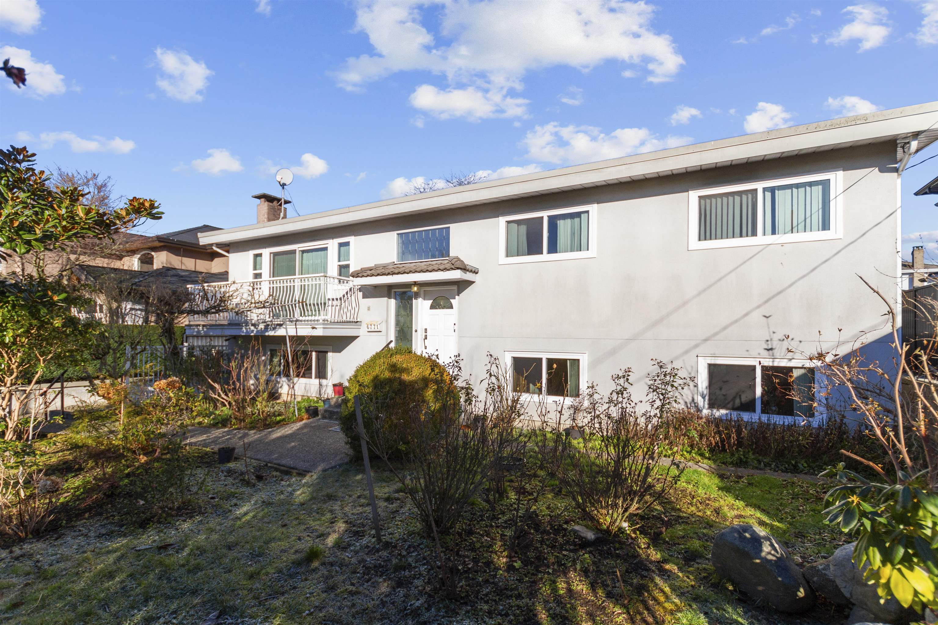 6771 WINCH STREET, Burnaby BC V5B 2L7, R3052230, BC,