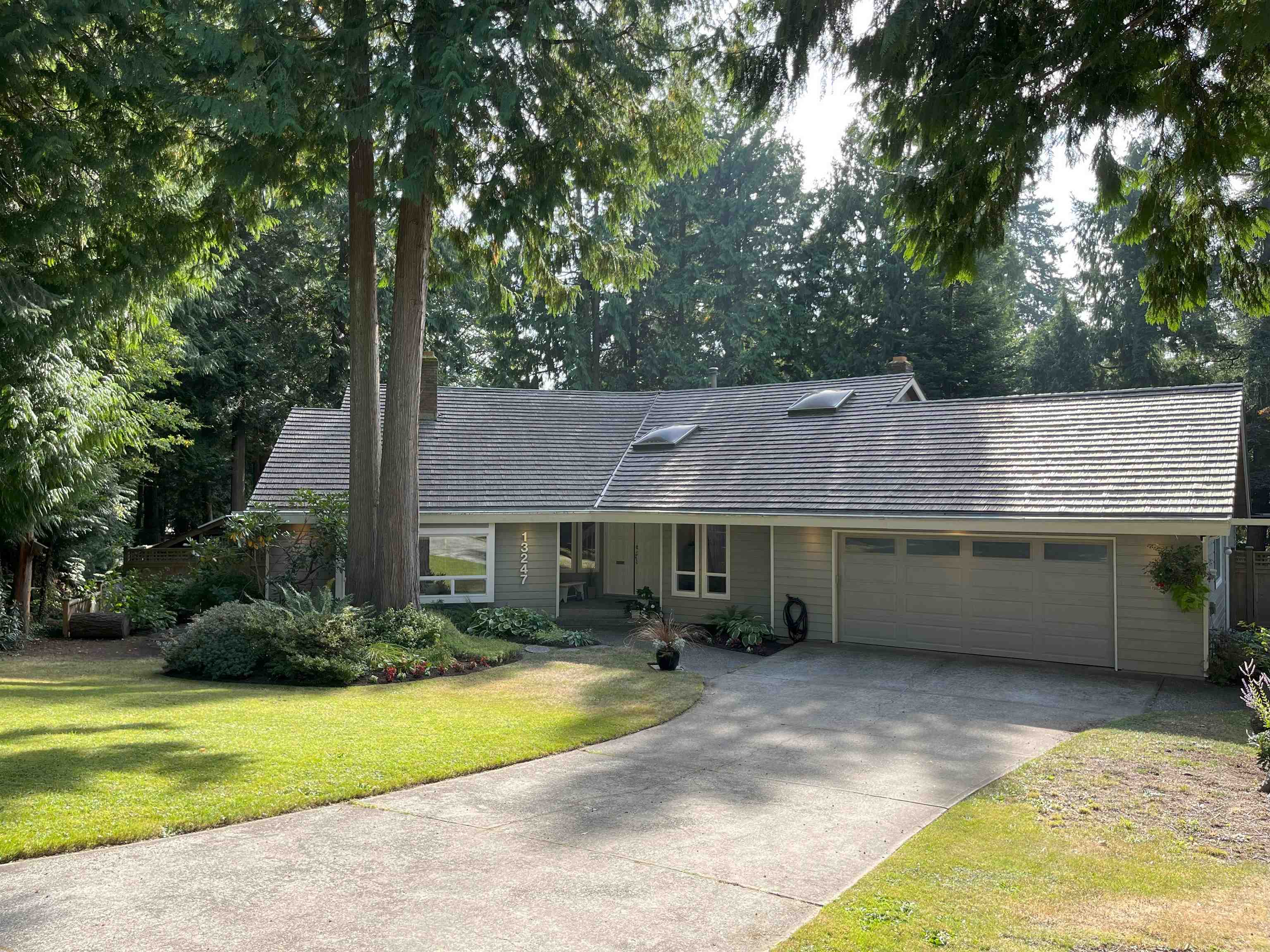 13247 17A AVENUE, Surrey BC V4A 6R9, R3052256, BC,