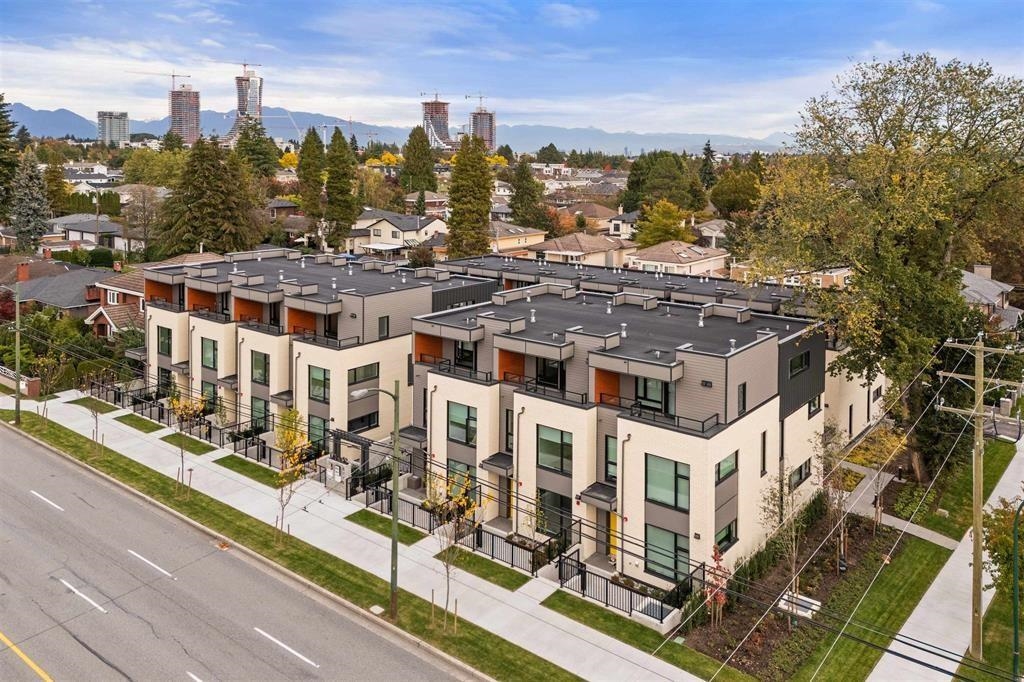 3 6768 OAK STREET, R3052281, BC,