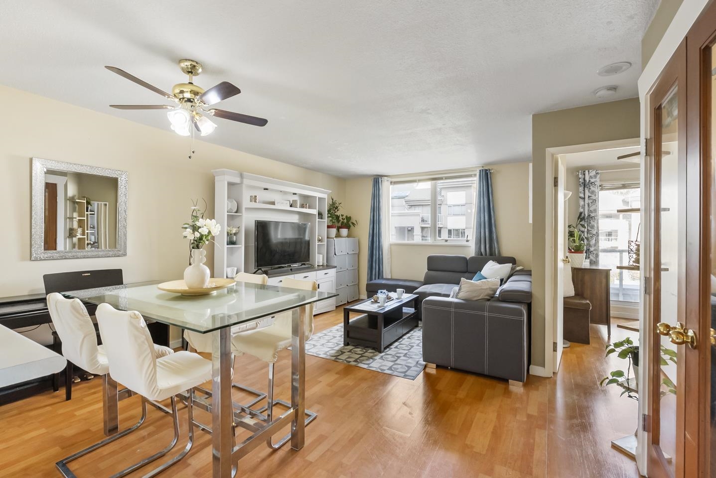304 10523 UNIVERSITY DRIVE, R3052360, BC,