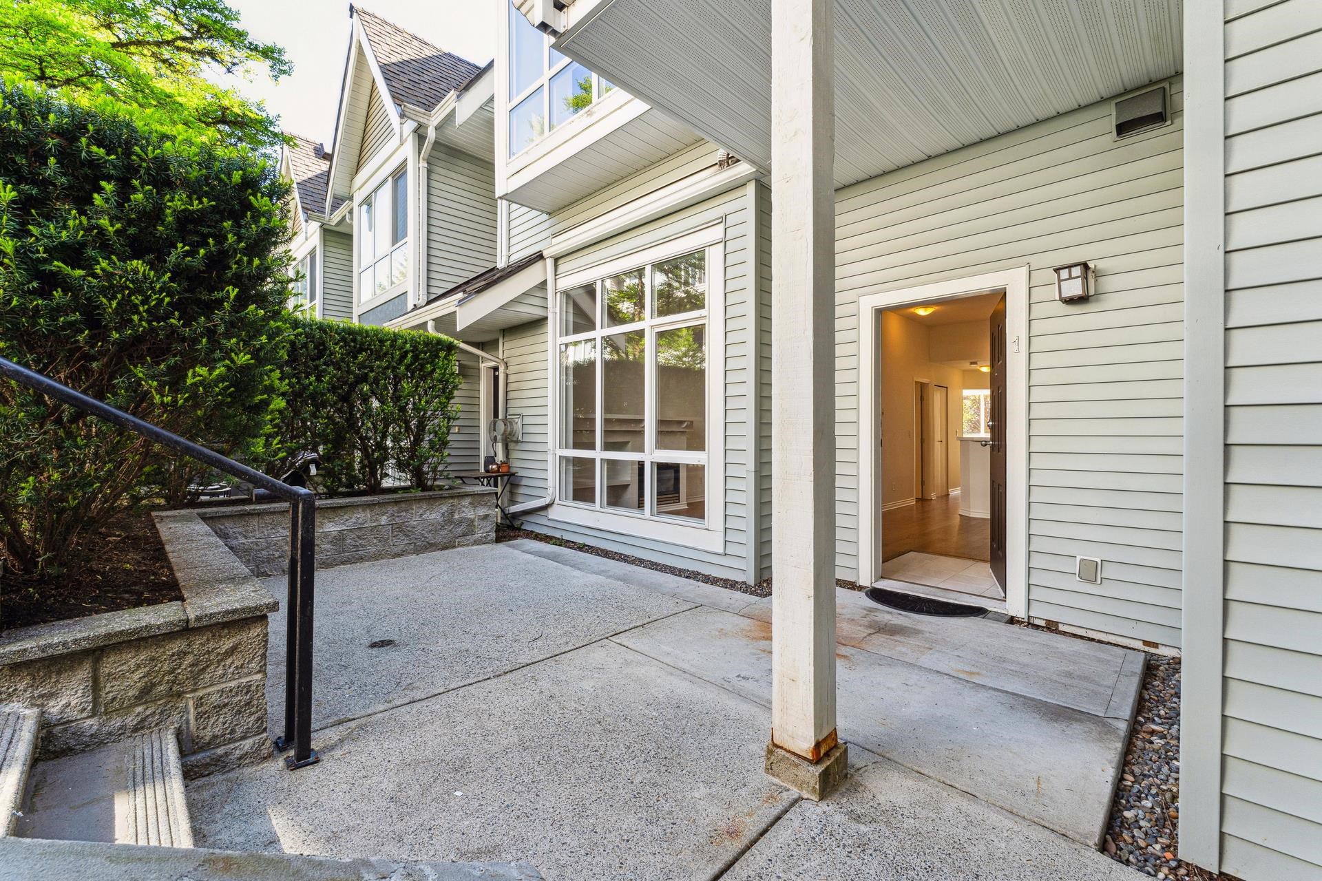 1 995 LYNN VALLEY ROAD, R3052503, BC,