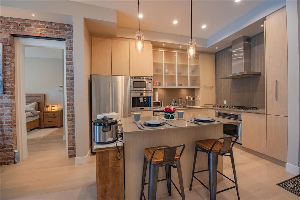 3FL 262 SALTER STREET, R3052583, BC,