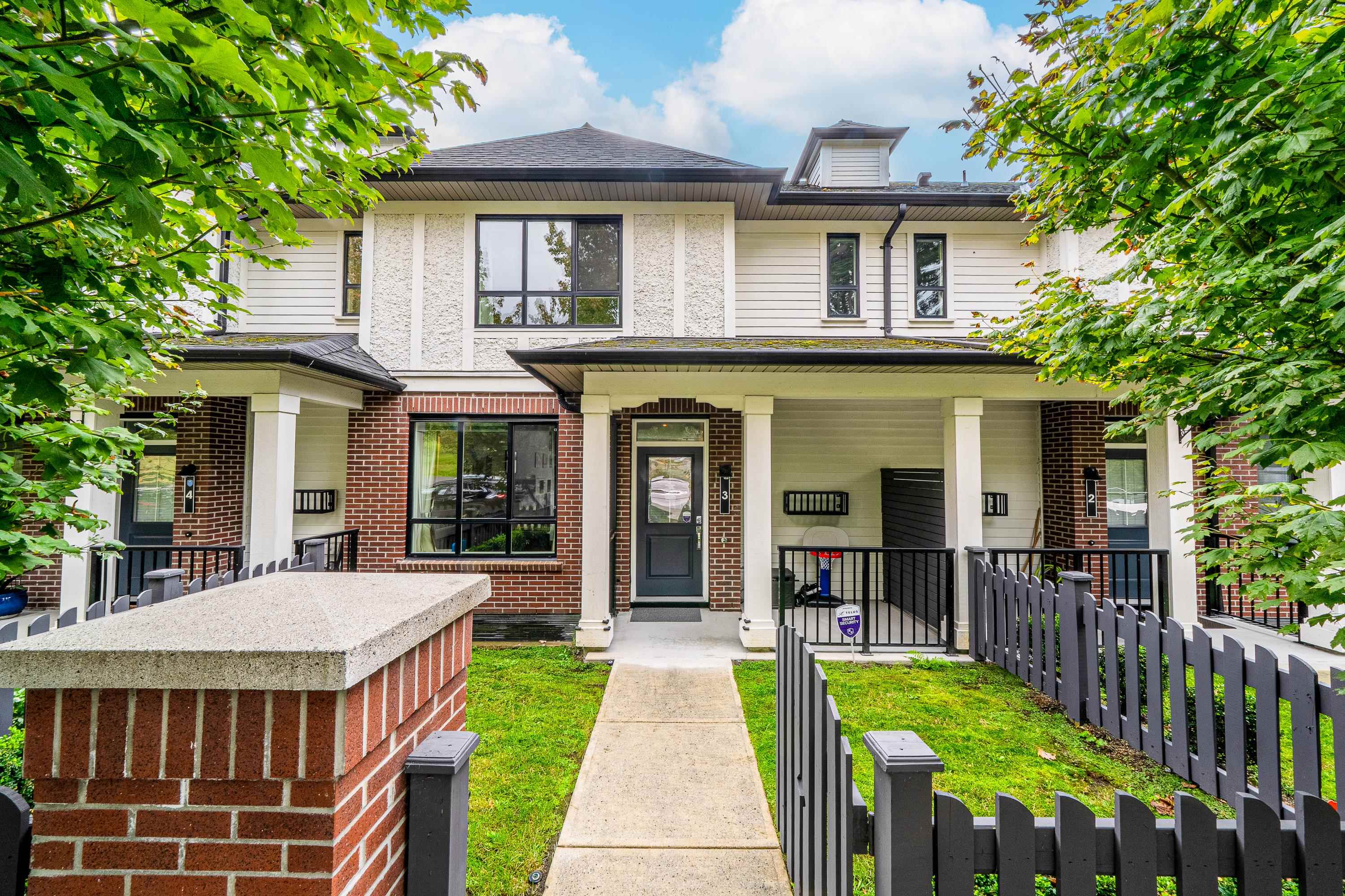 3 3500 BURKE VILLAGE PROMENADE, R3052777, BC,