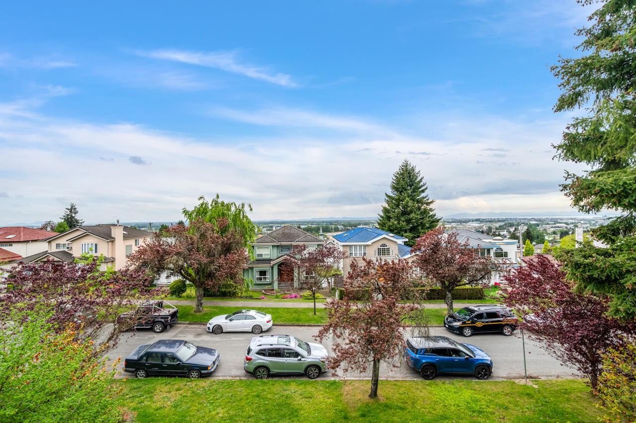 2085 QUALICUM DRIVE, Vancouver BC V5P 2M3, R3052891, BC,