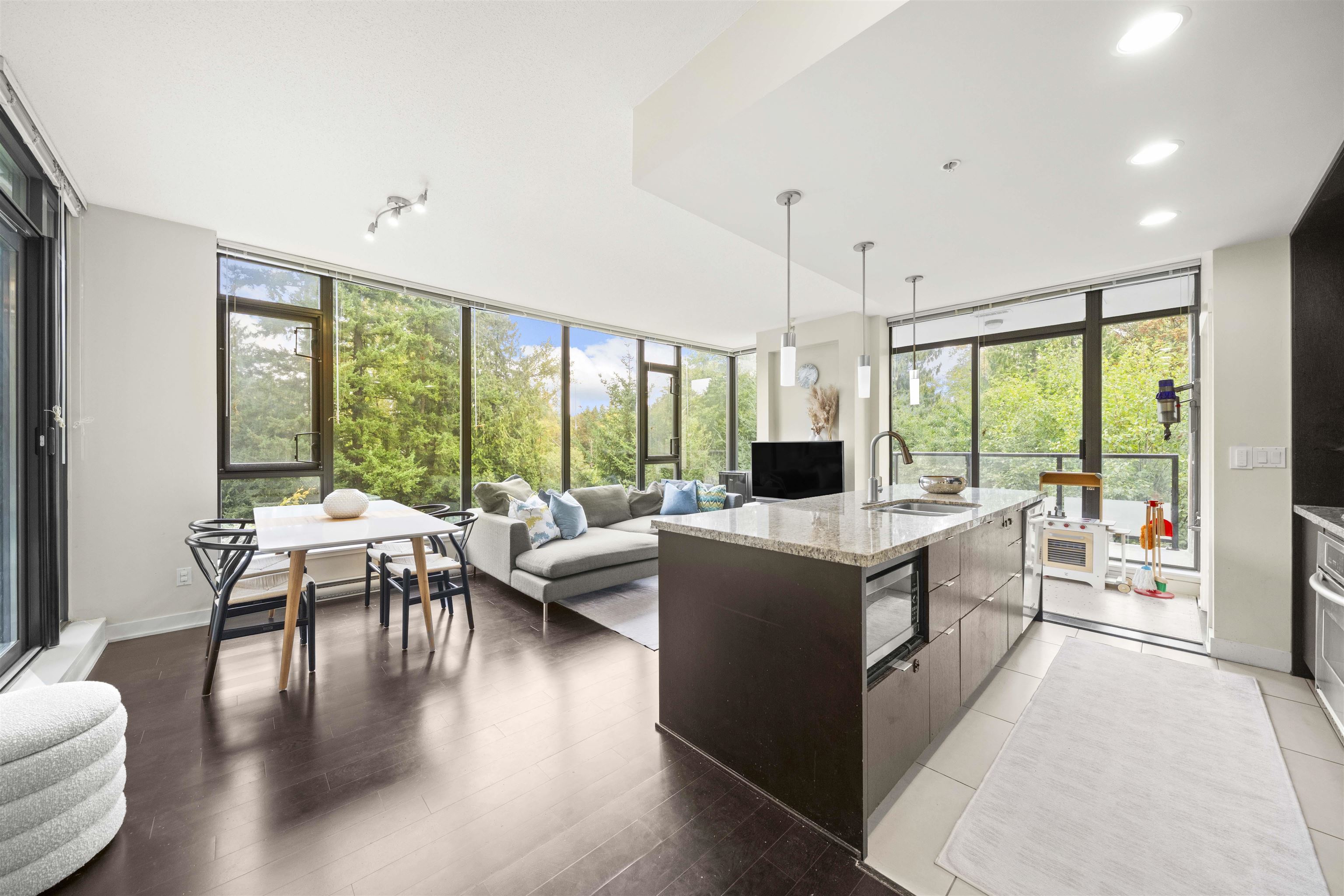 603 7088 18TH AVENUE, R3053149, BC,