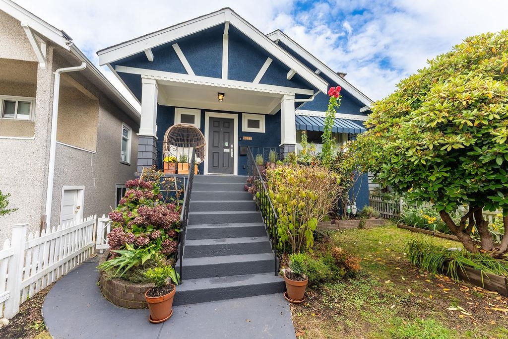 2677 TRIUMPH STREET, Vancouver BC V5K 1T1, R3053154, BC,