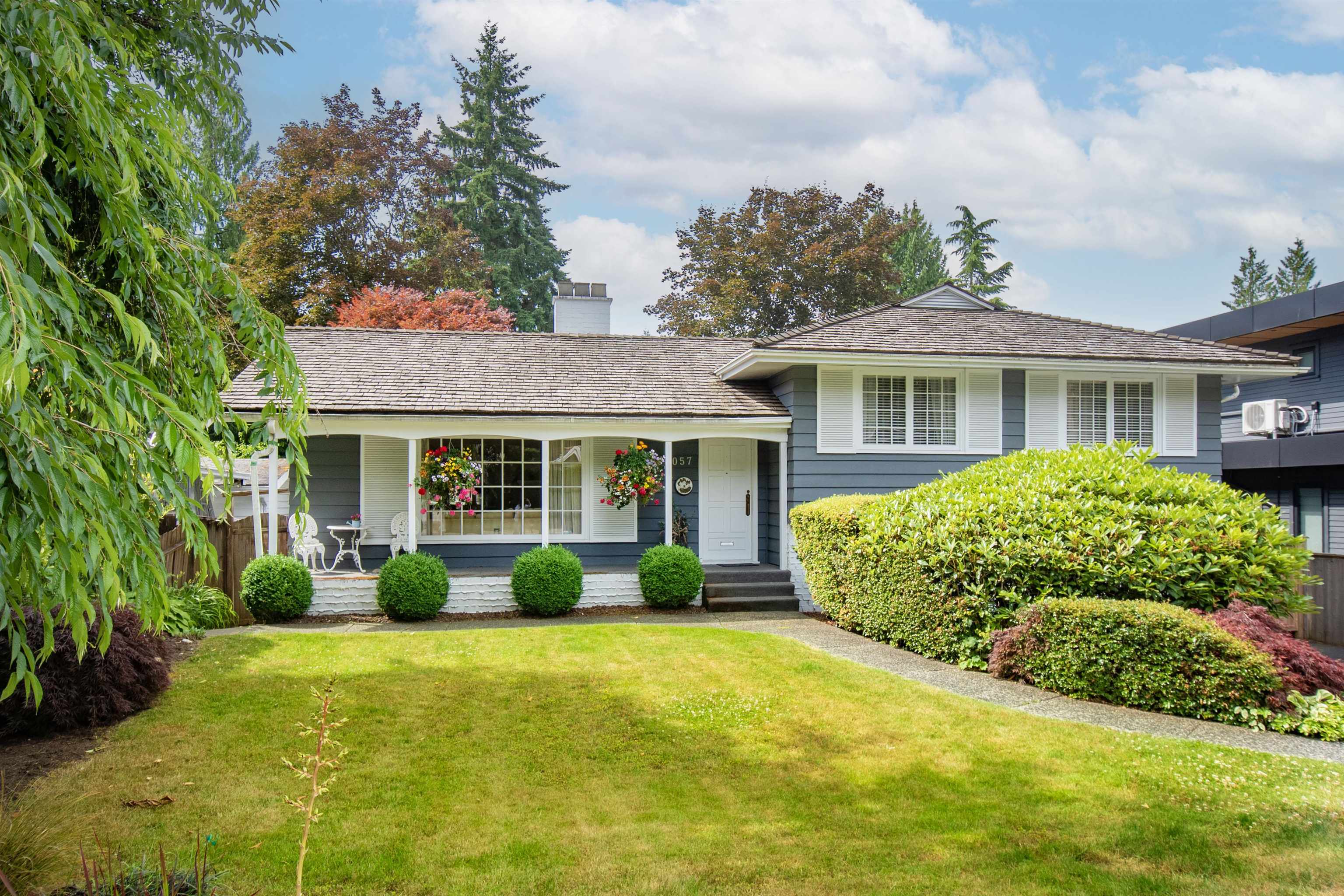 1057 MONTROYAL BOULEVARD, North Vancouver BC V7R 2H5, R3053280, BC,