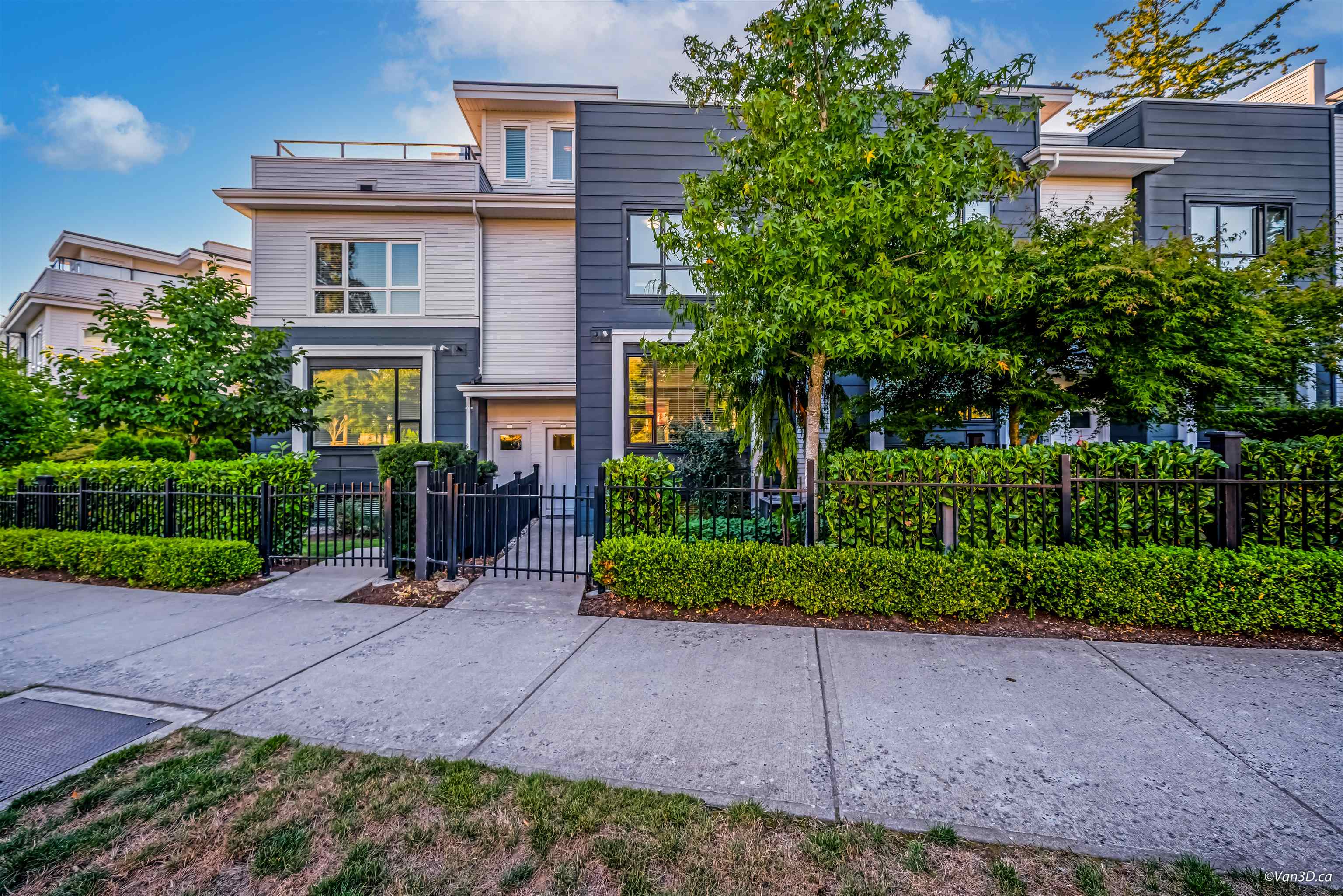 216 2277 OAK MEADOWS DRIVE, R3053370, BC,
