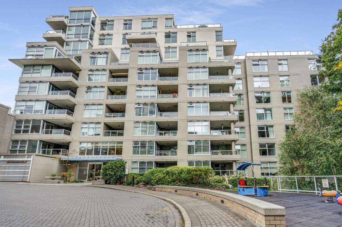 2xx 9232 UNIVERSITY CRESCENT, R3053498, BC,