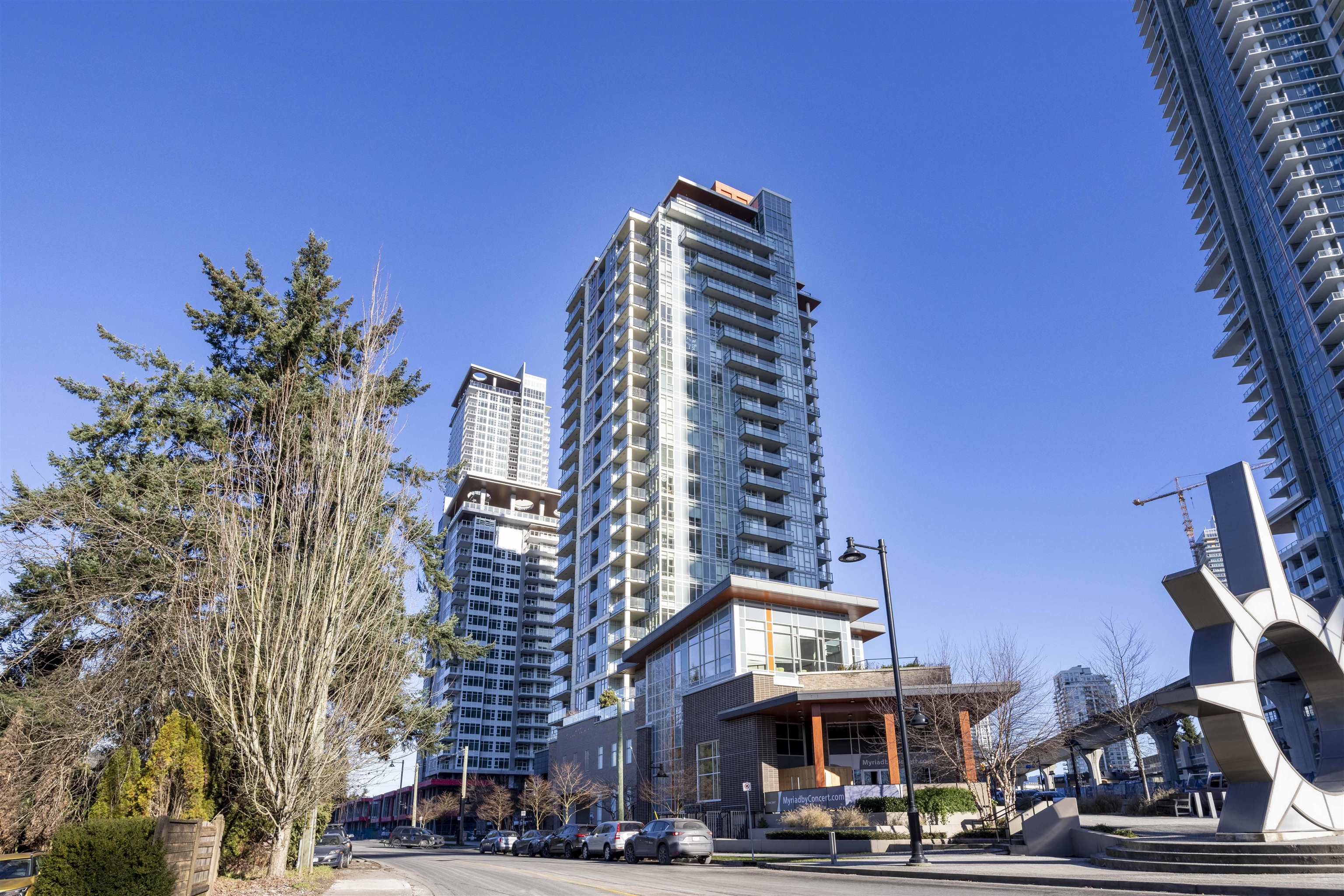 204 691 NORTH ROAD, R3053515, BC,