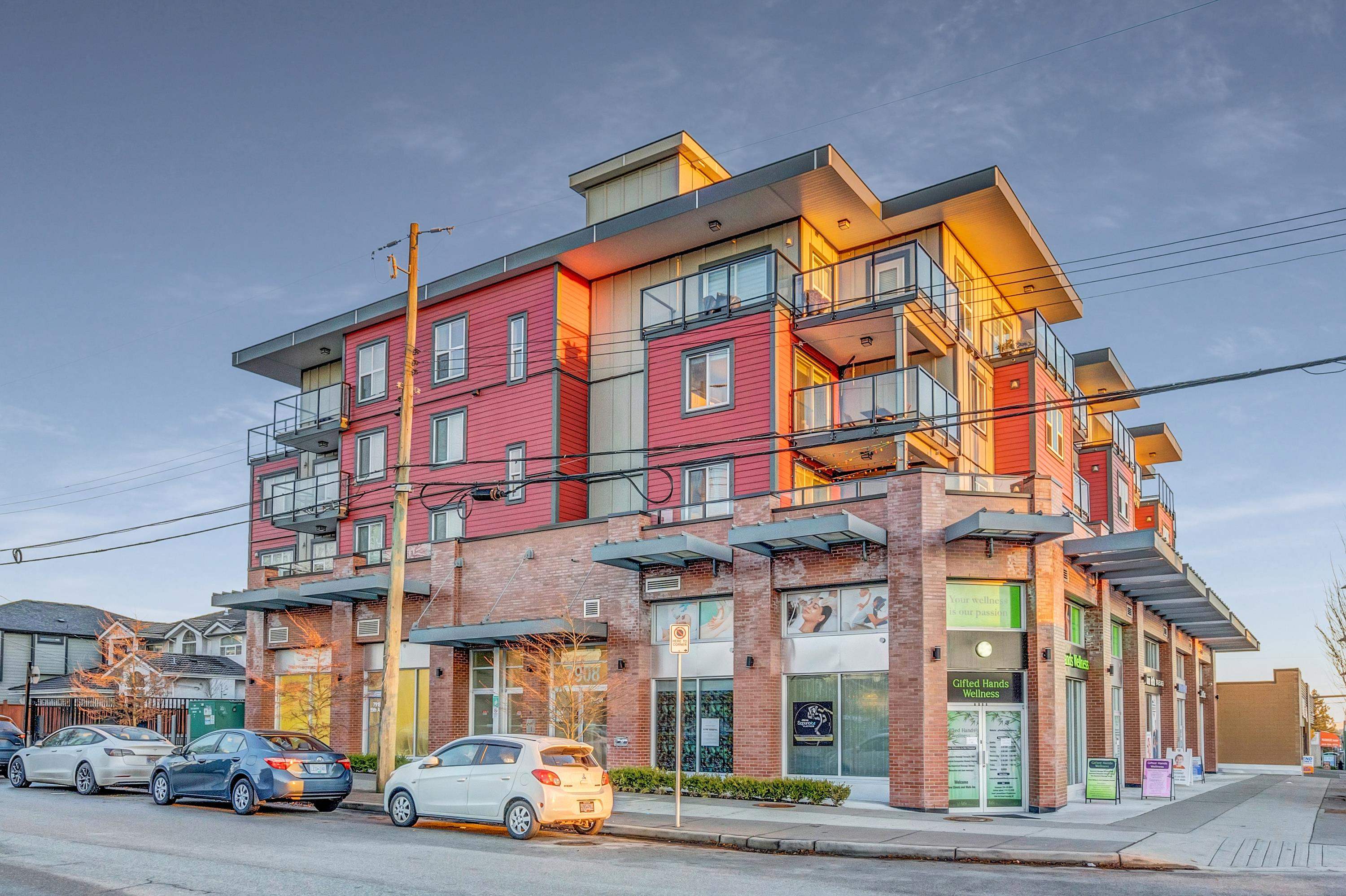 2xx 7908 15TH AVENUE, R3053517, BC,