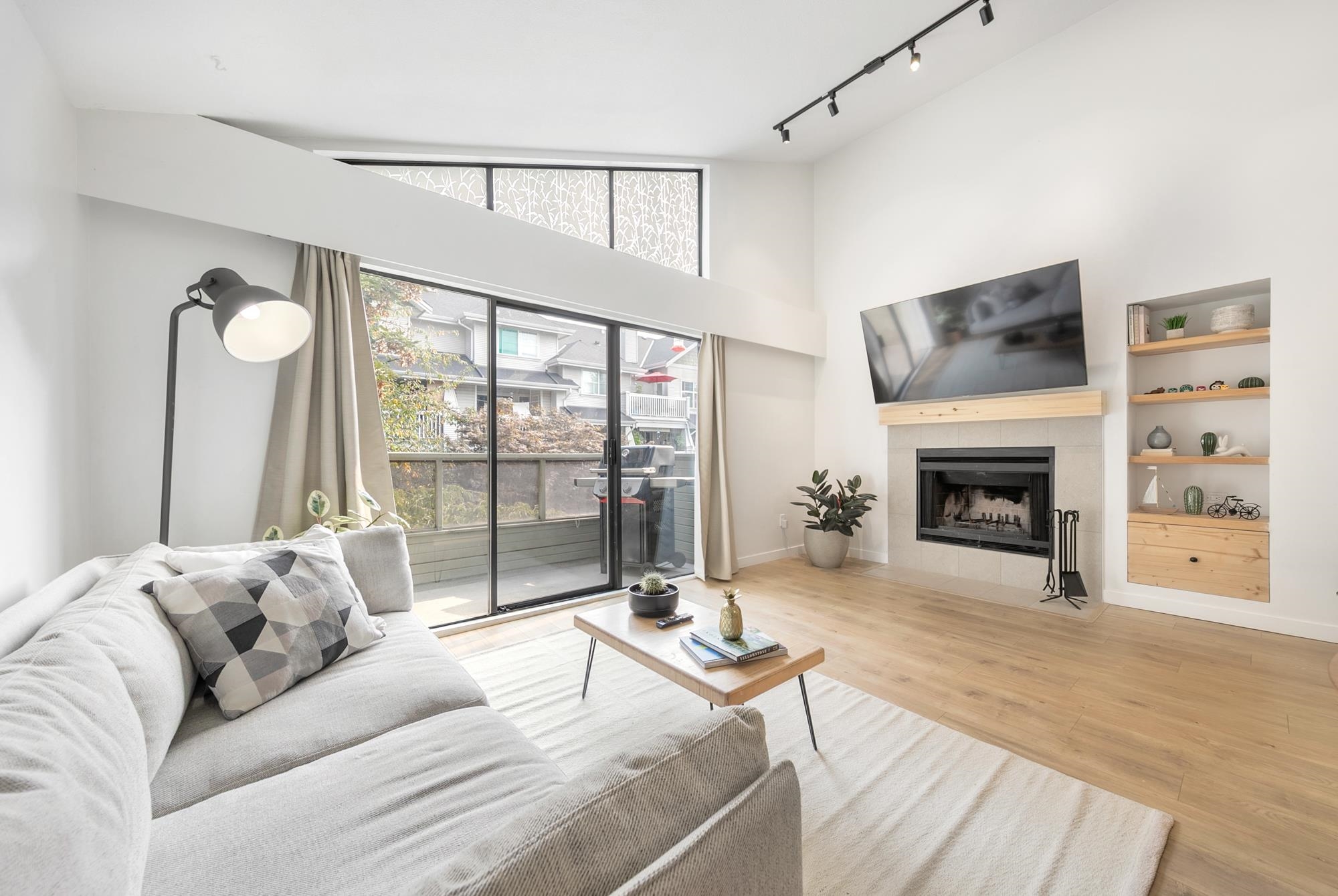 306 225 MOWAT STREET, R3053564, BC,