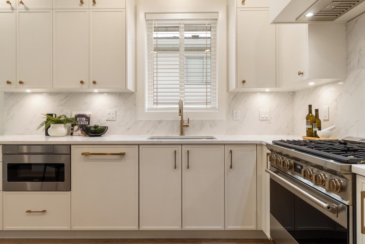 2051 E 4TH AVENUE, Vancouver BC V5N 1K5, R3053569, BC,