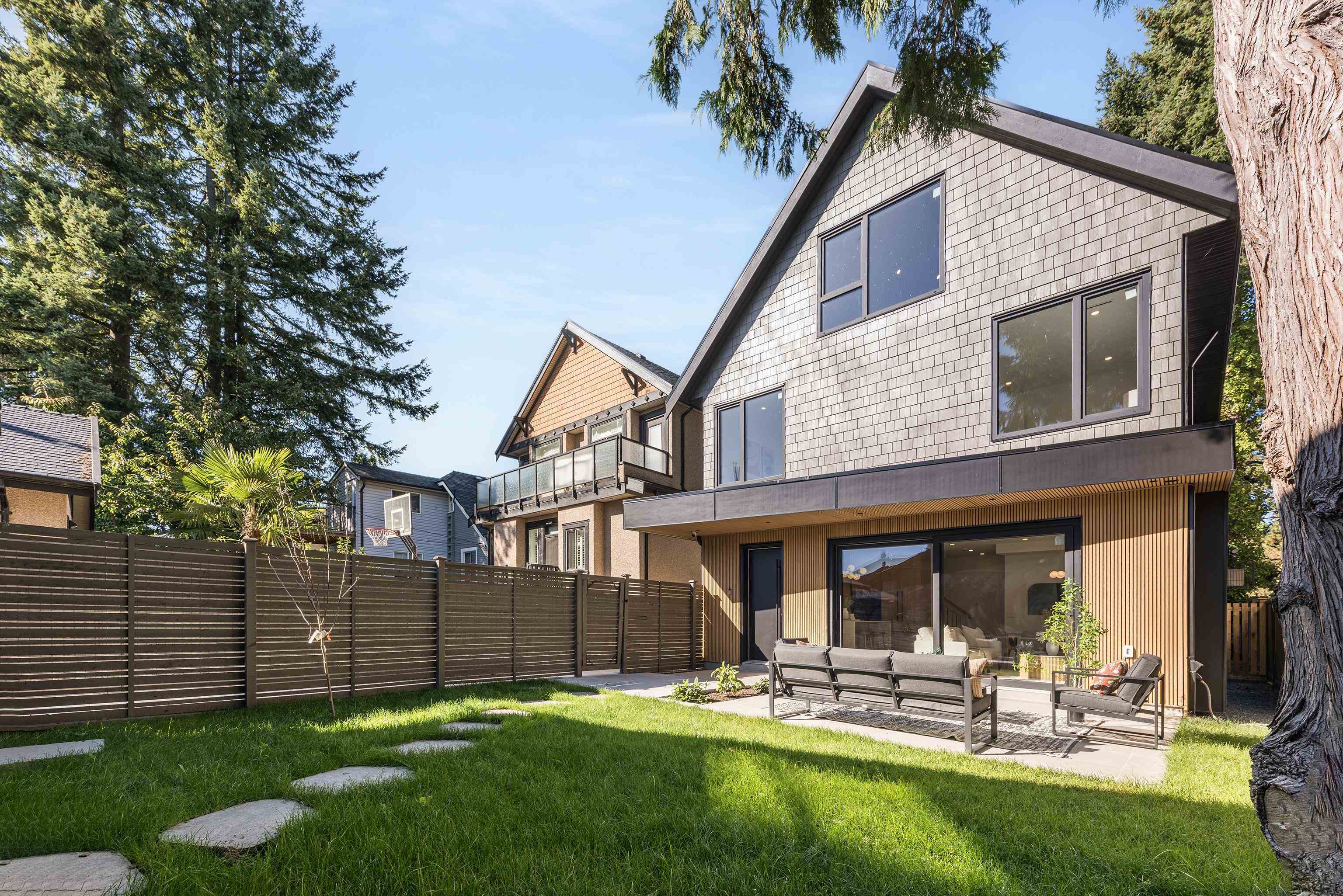 2 2626 41ST AVENUE, R3053594, BC,