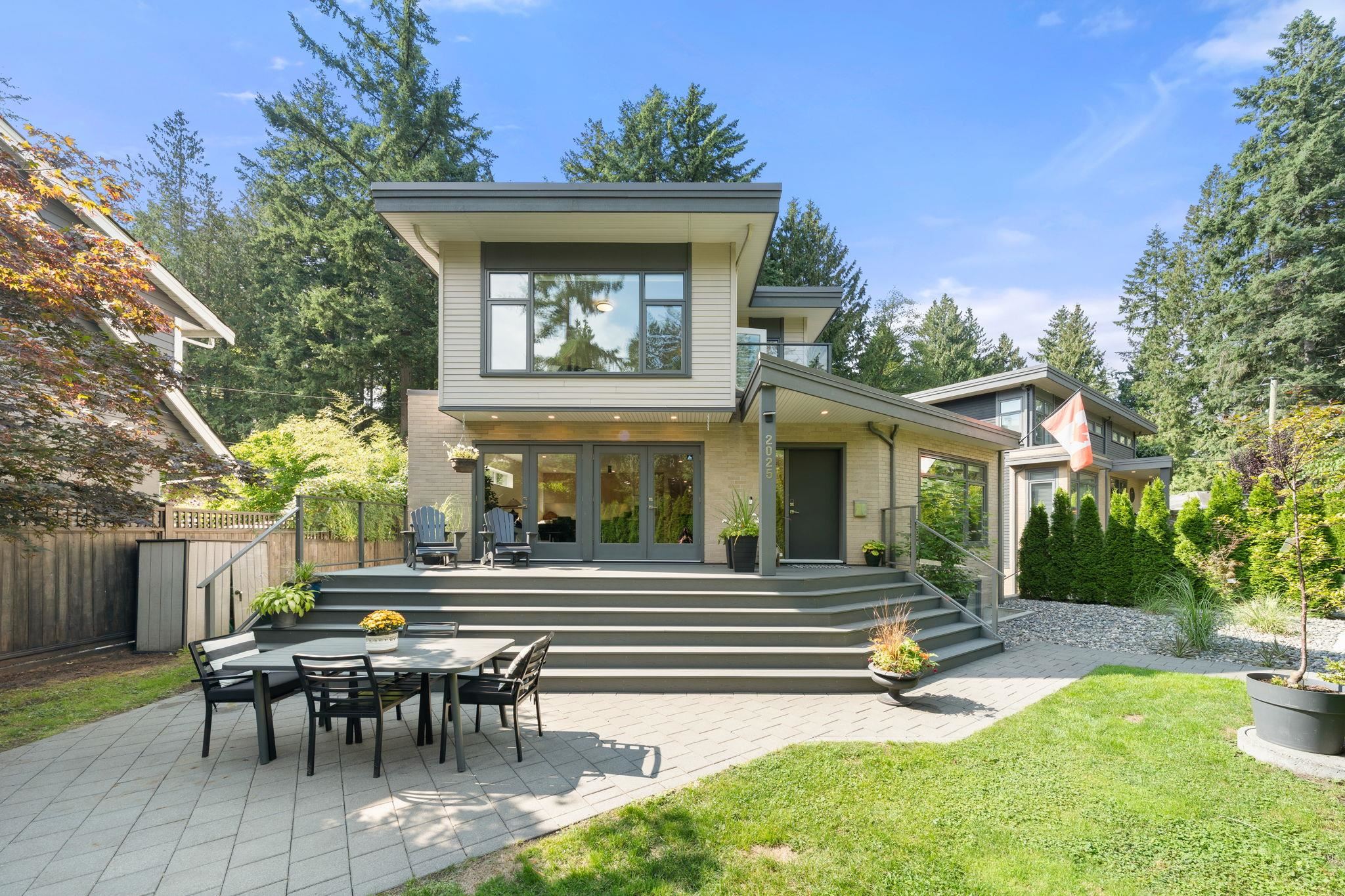 2025 MACKAY AVENUE, North Vancouver BC V7P 2M8, R3053630, BC,