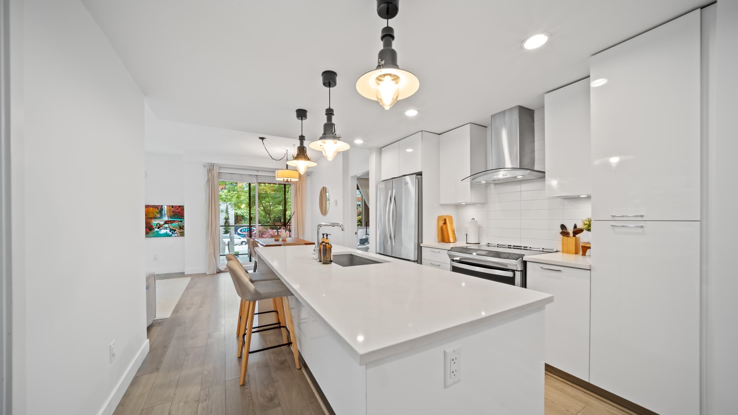 204 719 3RD STREET, R3053641, BC,