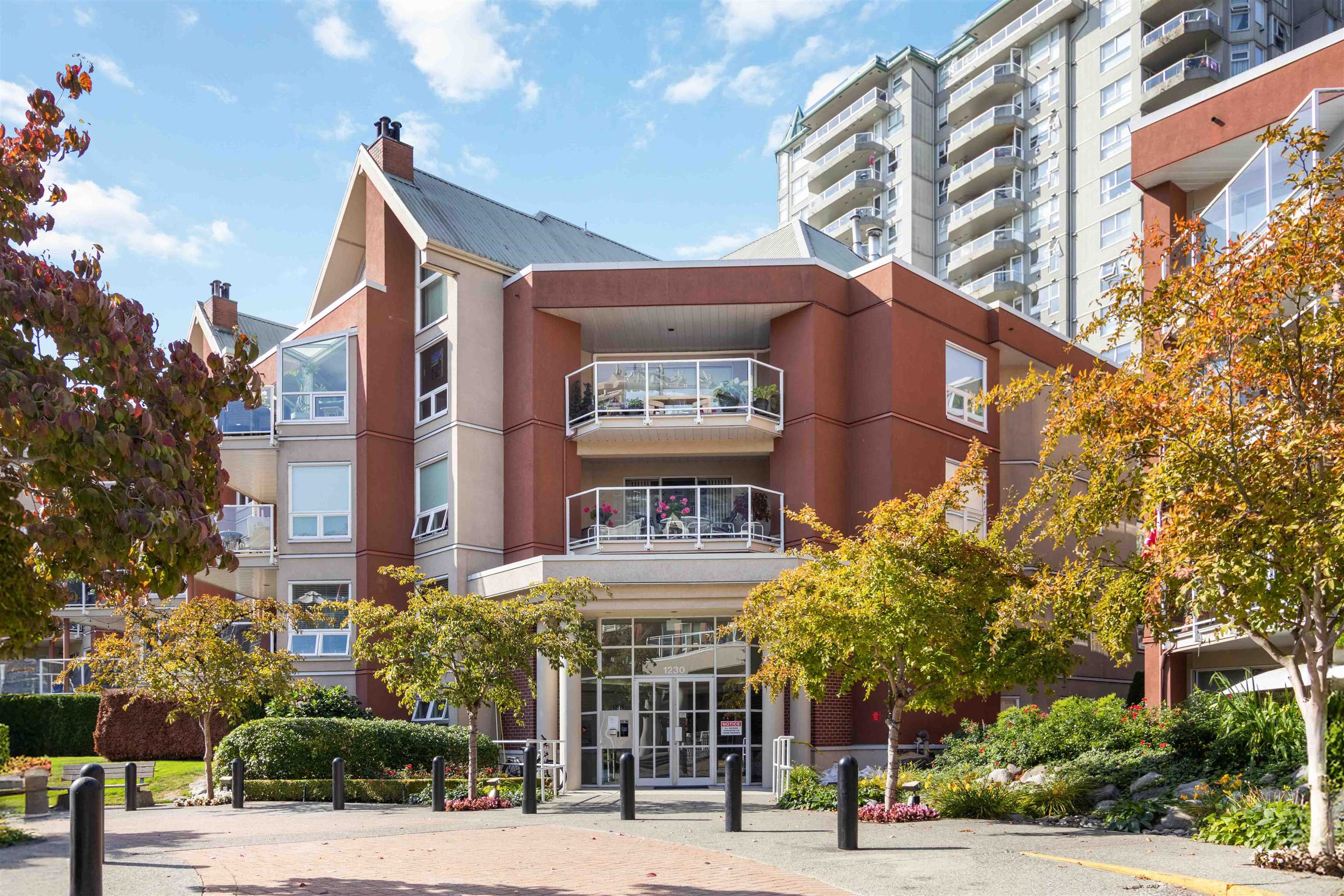 102 1230 QUAYSIDE DRIVE, R3053772, BC,