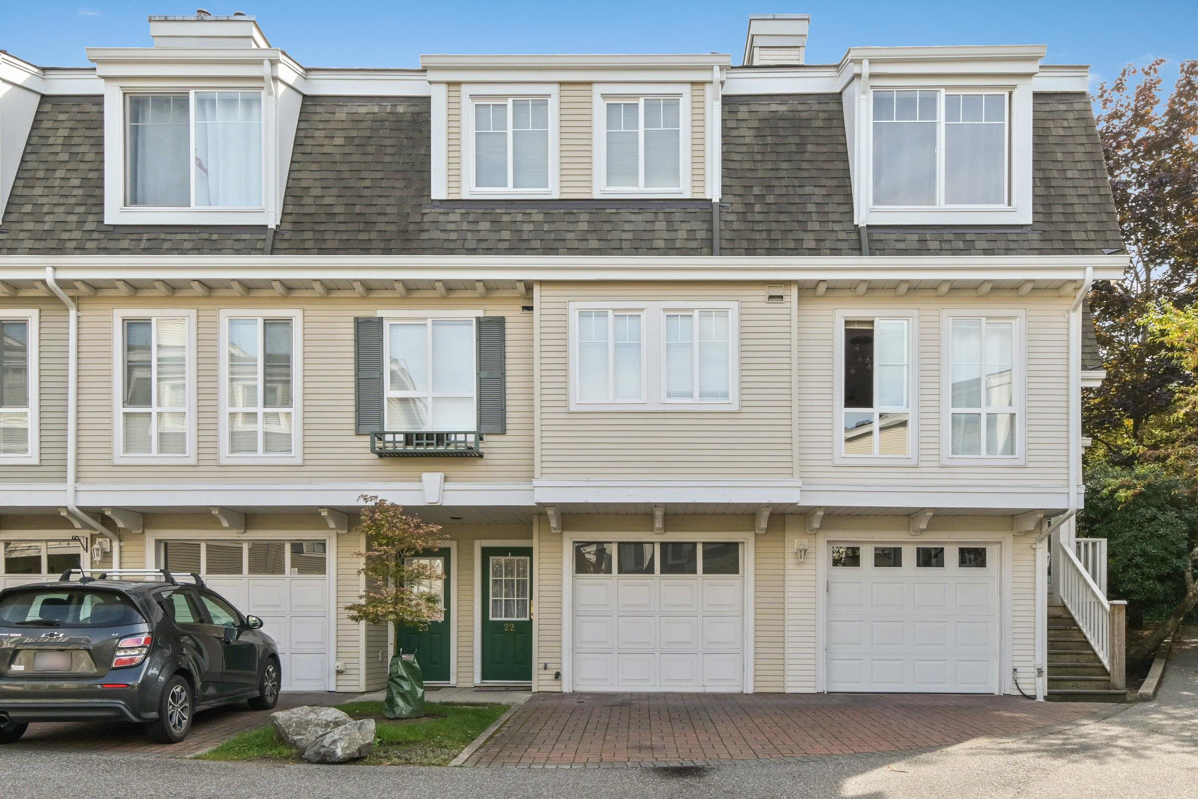 22 8890 WALNUT GROVE DRIVE, R3053801, BC,