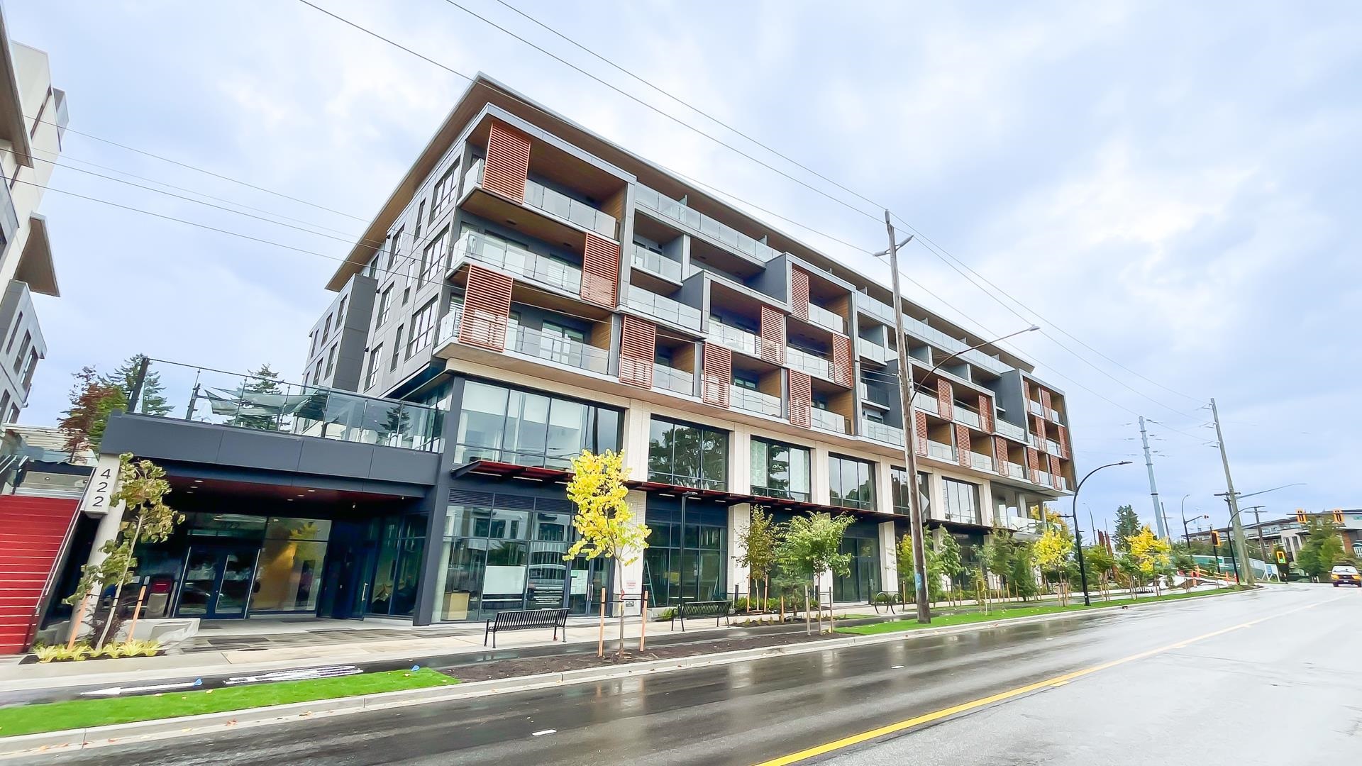 108 422 3RD STREET, R3053849, BC,