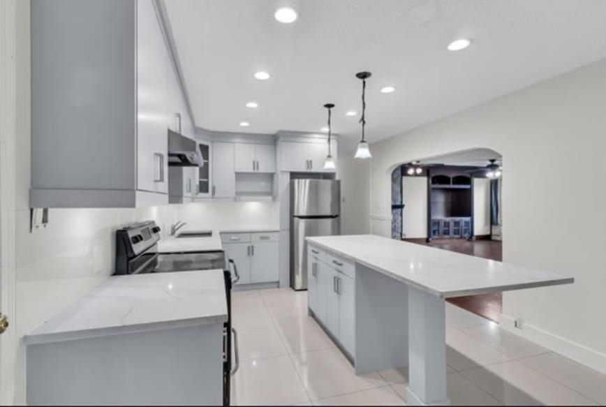 11565 96A AVENUE, Surrey BC V3V 1Z9, R3053976, BC,