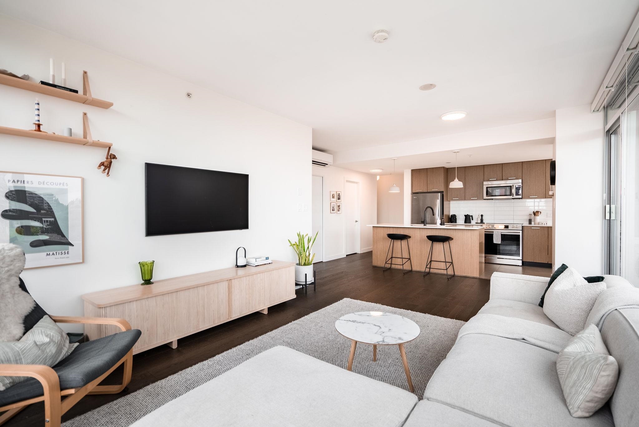 MLS® listing #R3054018 for sale located at 709 2321 SCOTIA STREET