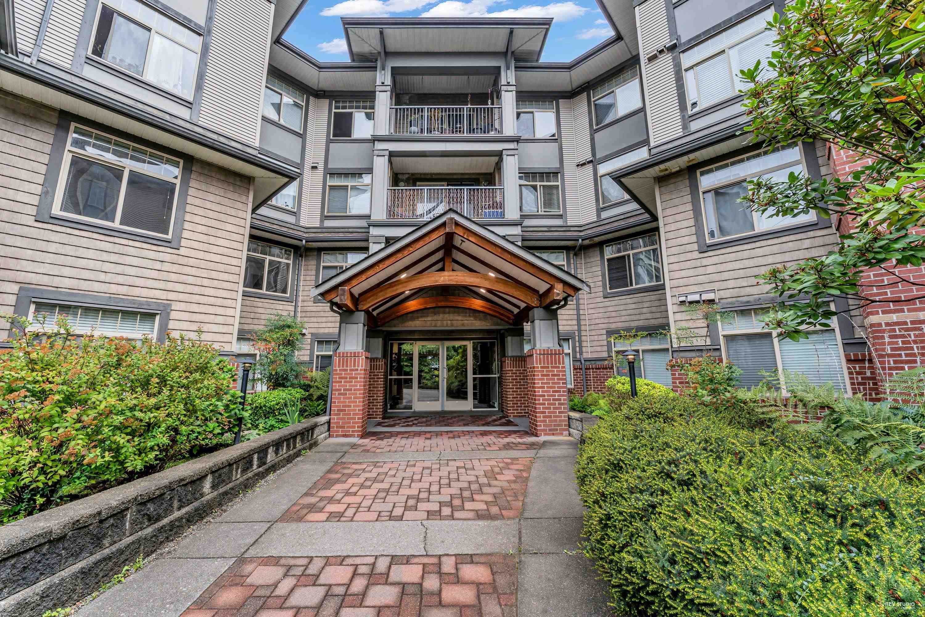 MLS® listing #R3054049 for sale located at 214 12020 207A STREET