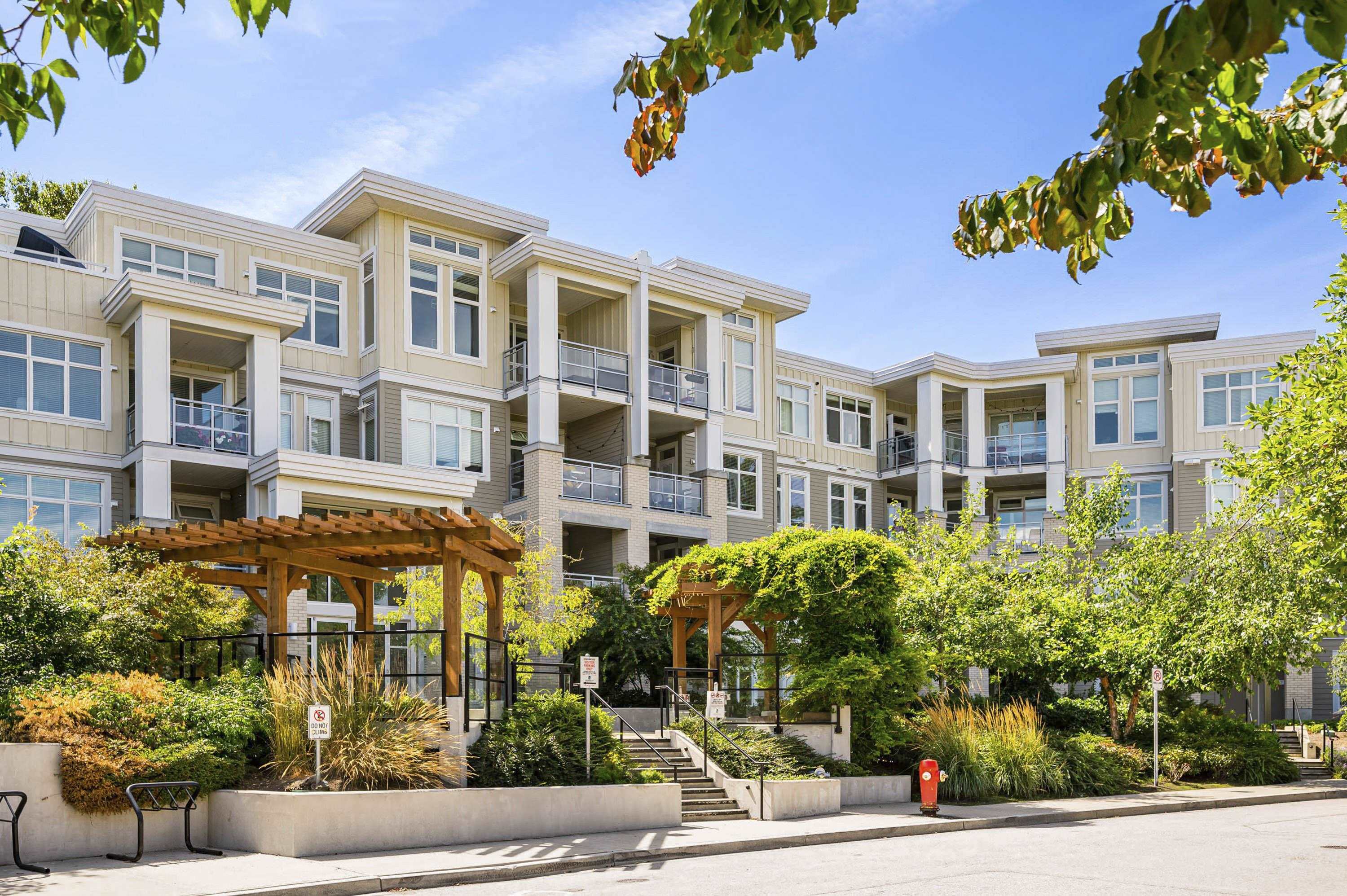 MLS® listing #R3054075 for sale located at 320 15436 31 AVENUE