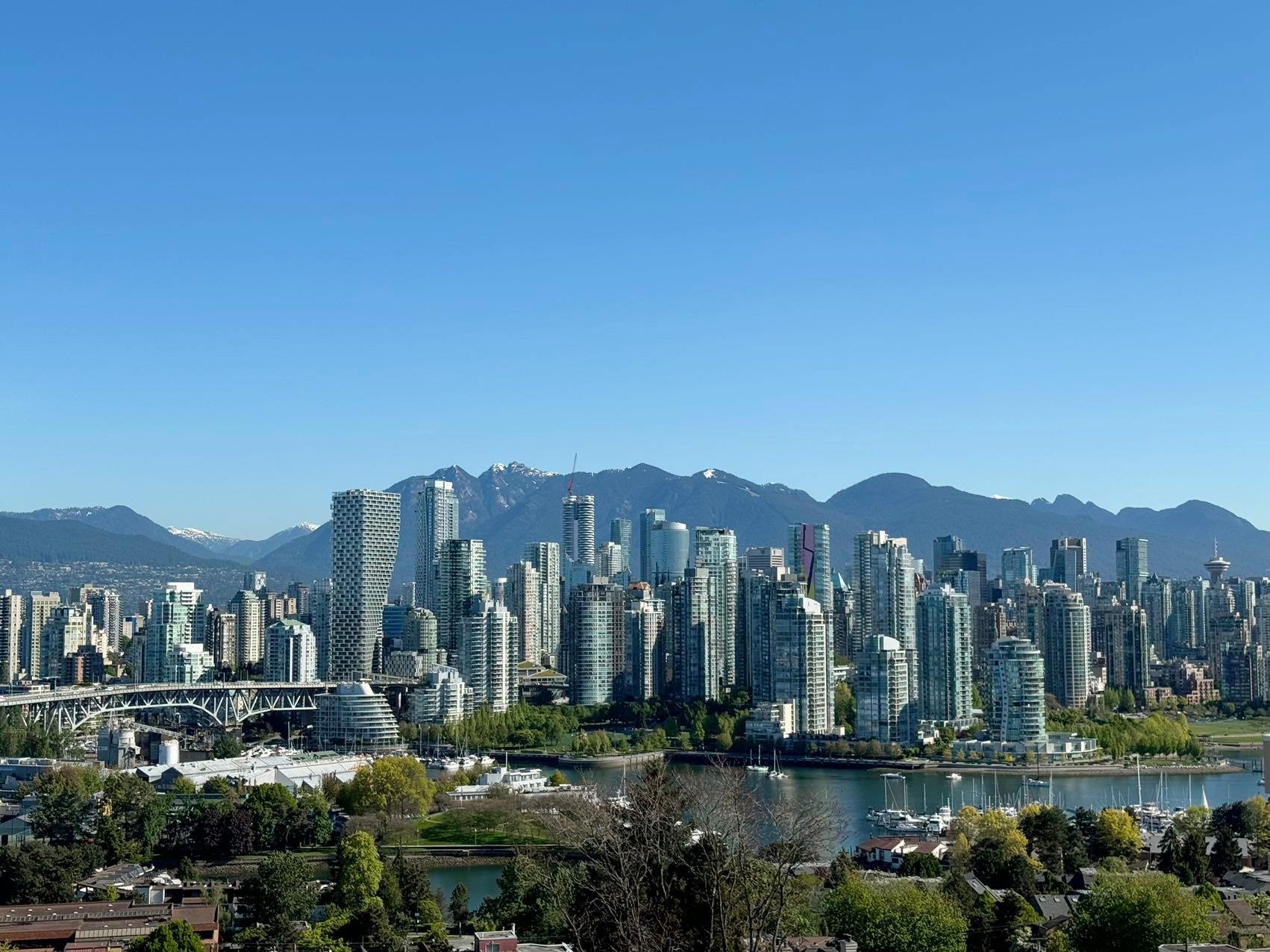 PH 1268 BROADWAY, R3054109, BC,
