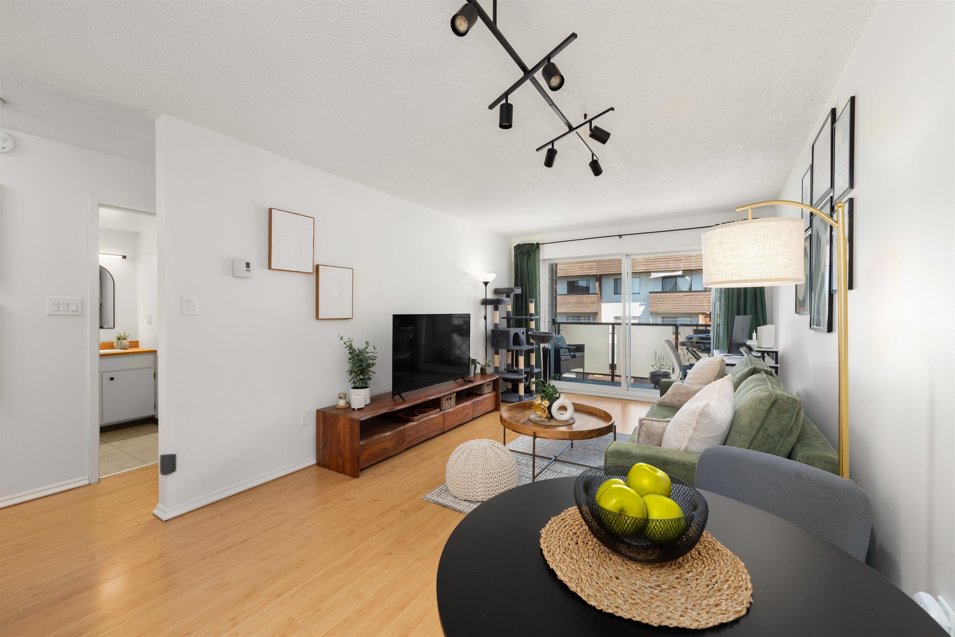 304 212 FORBES AVENUE, R3054131, BC,