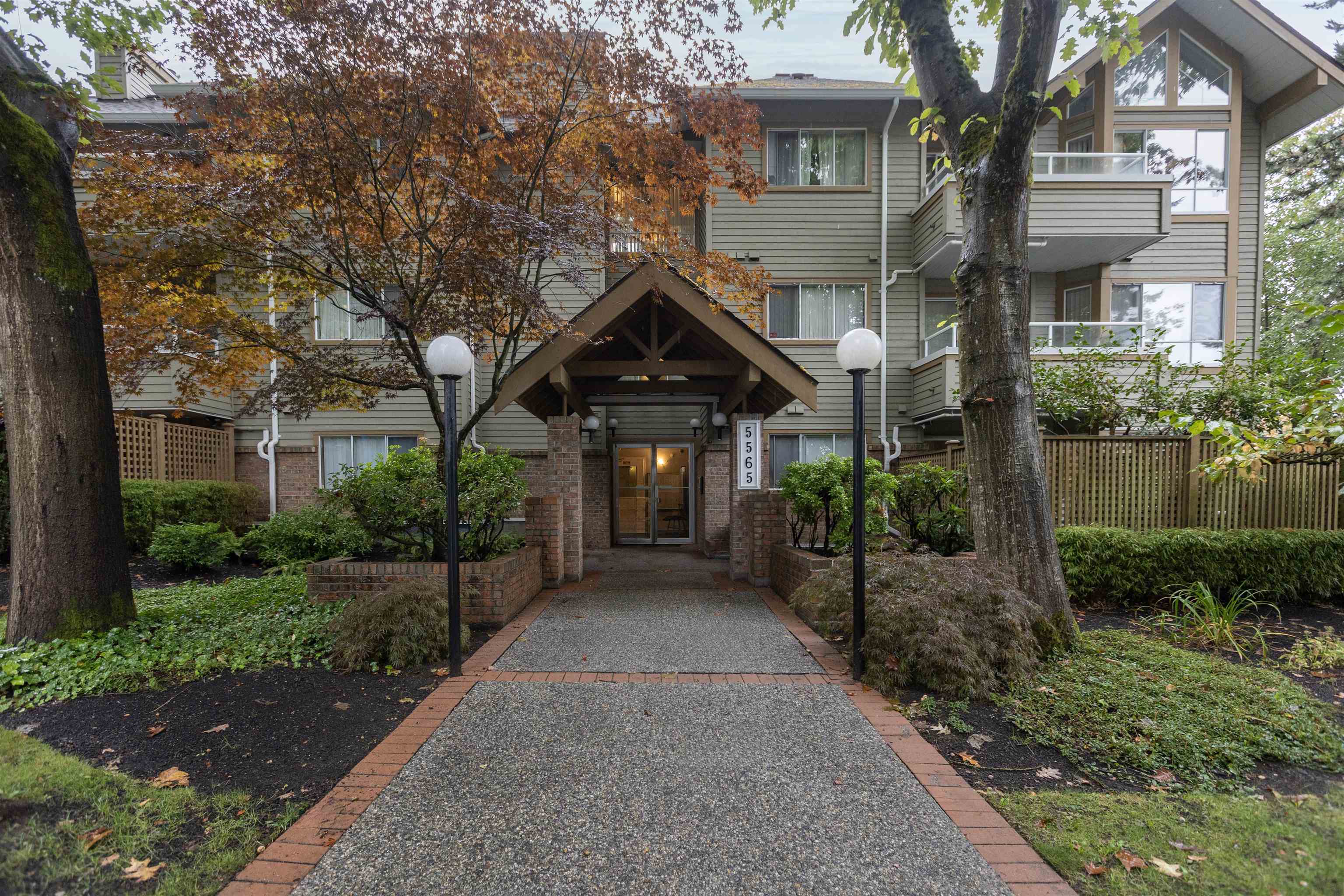205 5565 INMAN AVENUE, R3054146, BC,