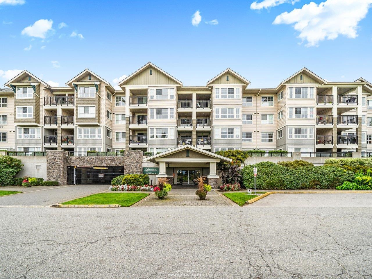 225 19673 MEADOW GARDENS WAY, R3054147, BC,