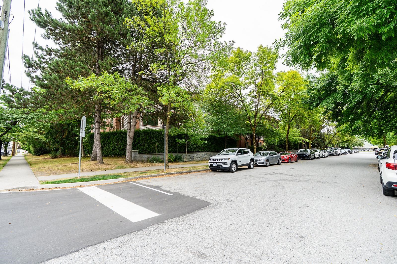 306 6688 BURLINGTON AVENUE, R3054233, BC,