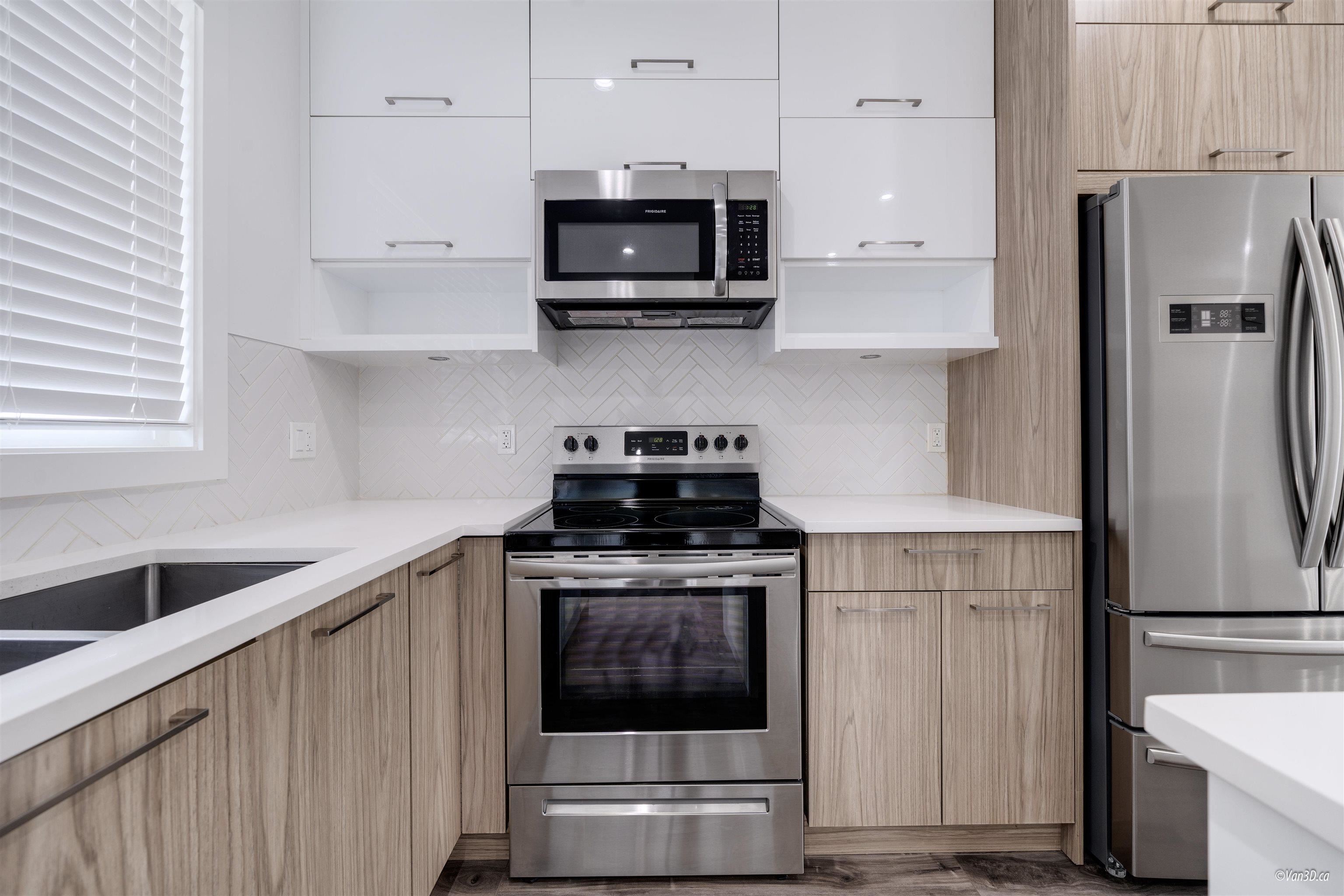 102 3423 ROXTON AVENUE, R3054276, BC,