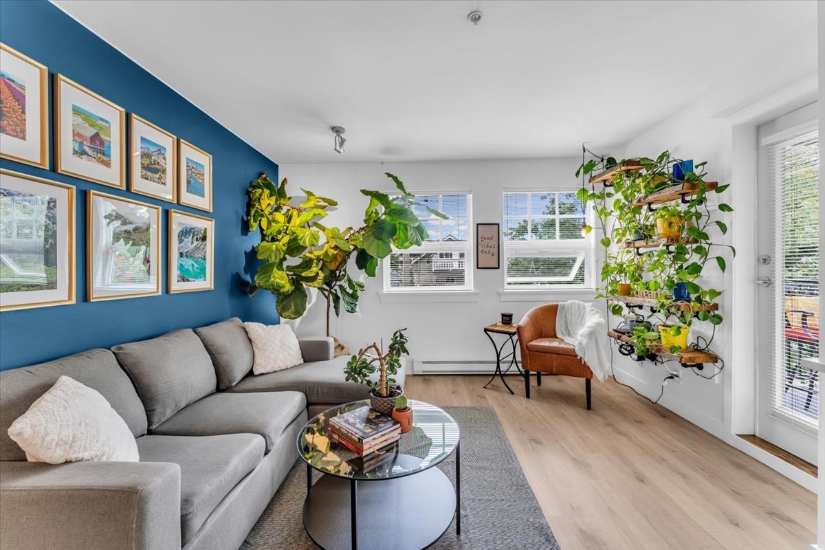 305 930 16TH AVENUE, R3054301, BC,