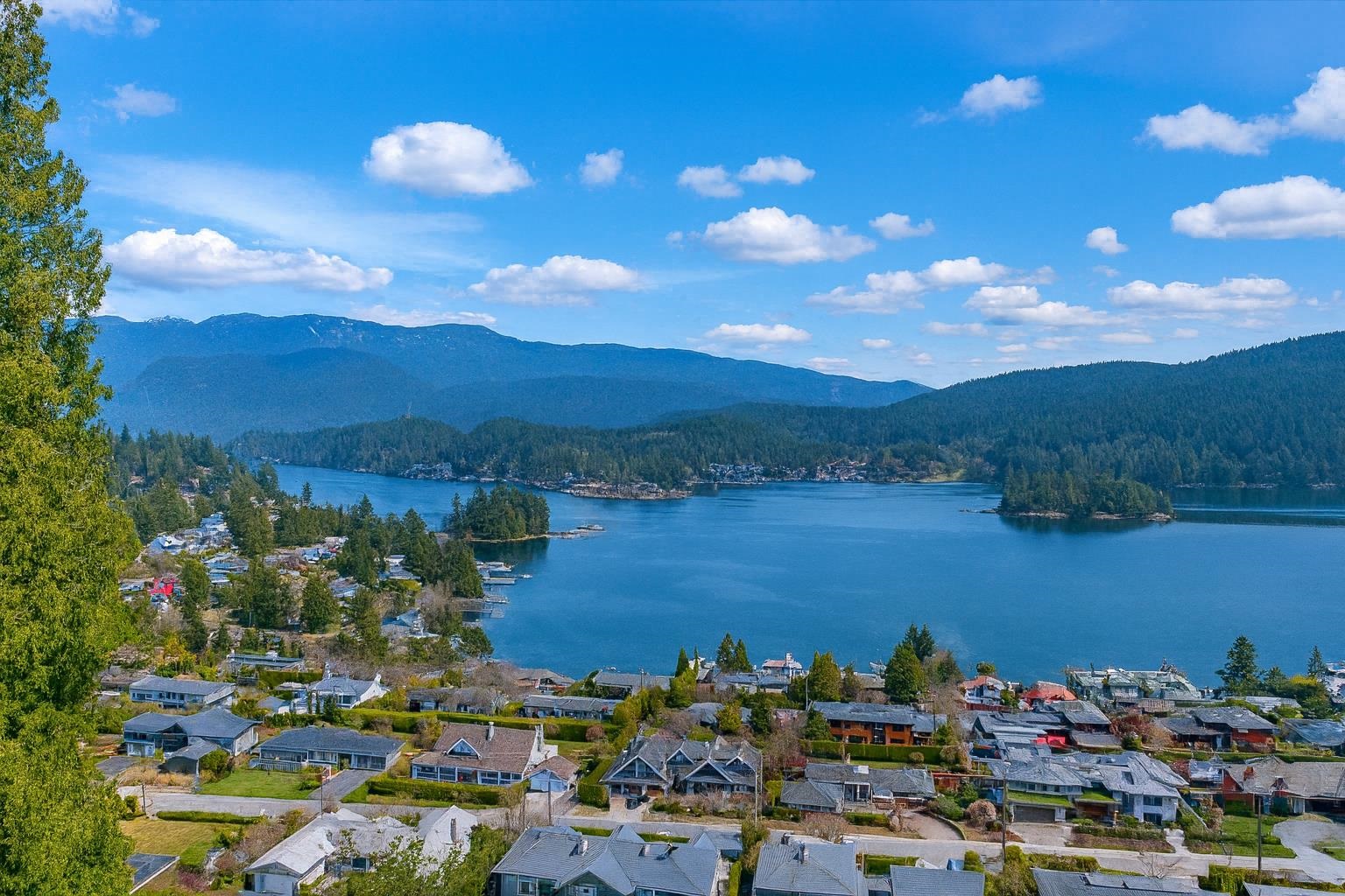 873 BAYCREST DRIVE, North Vancouver BC V7G 1N7, R3054307, BC,
