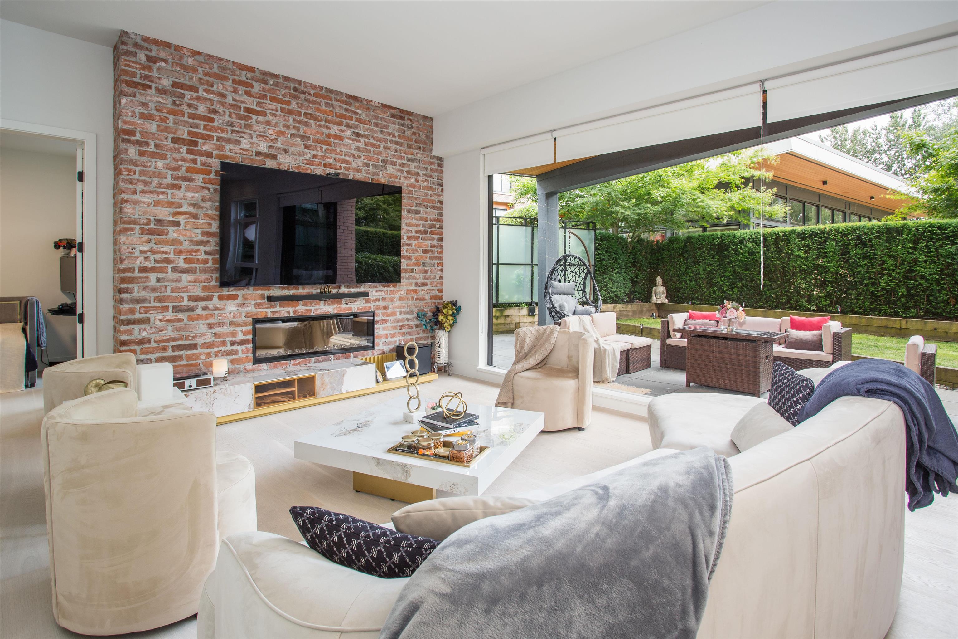 106 300 SALTER STREET, R3054362, BC,