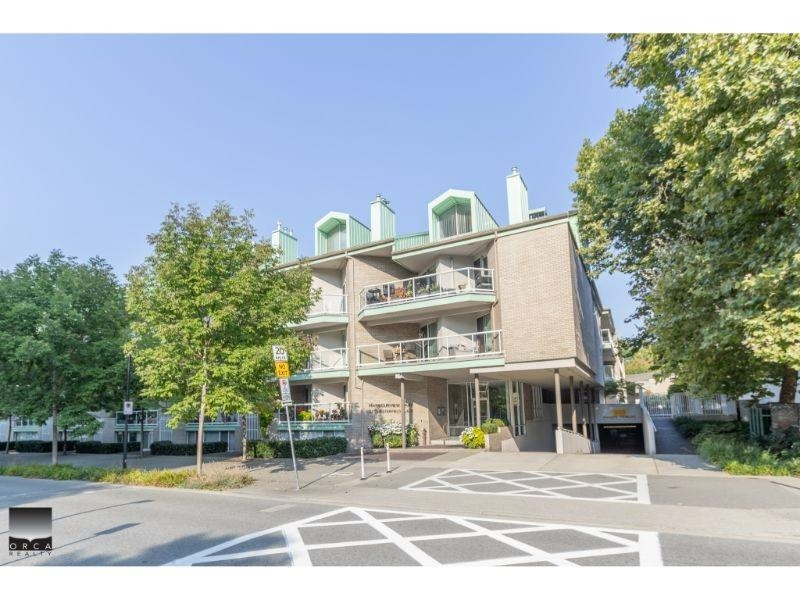 3206 33 CHESTERFIELD, R3054661, BC,