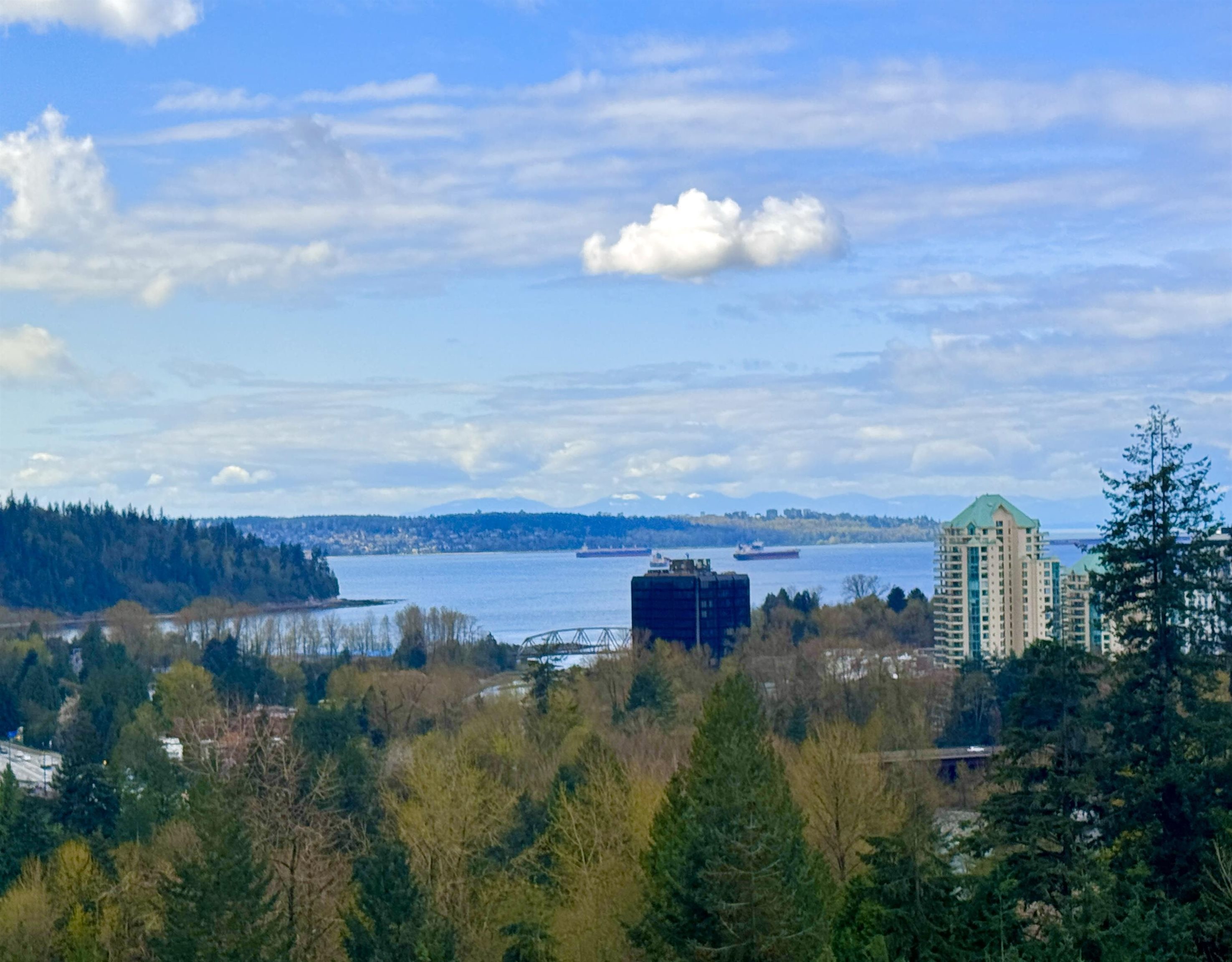 1812 2016 FULLERTON AVENUE, R3054672, BC,