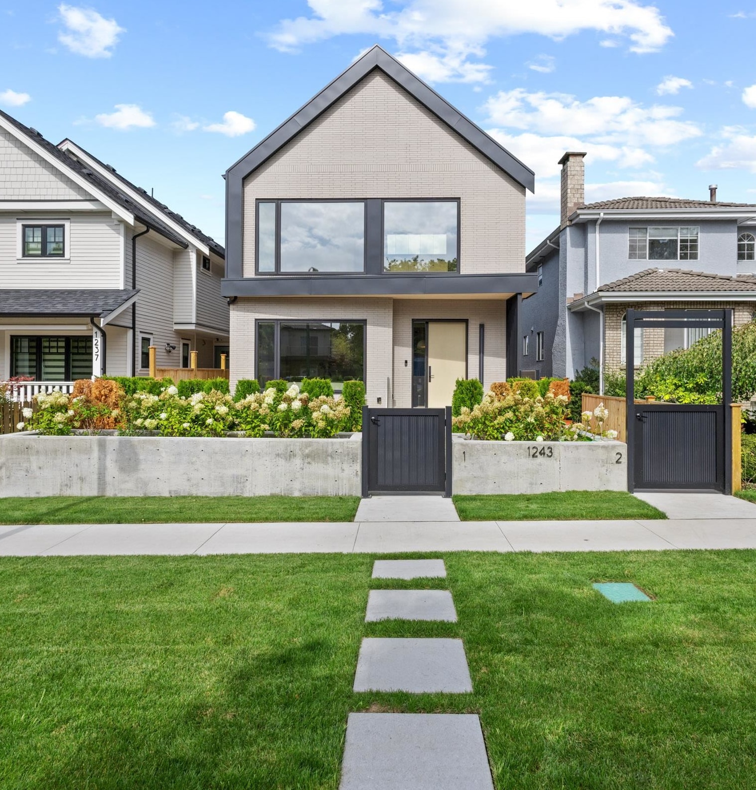 1 1243 27TH AVENUE, R3054793, BC,