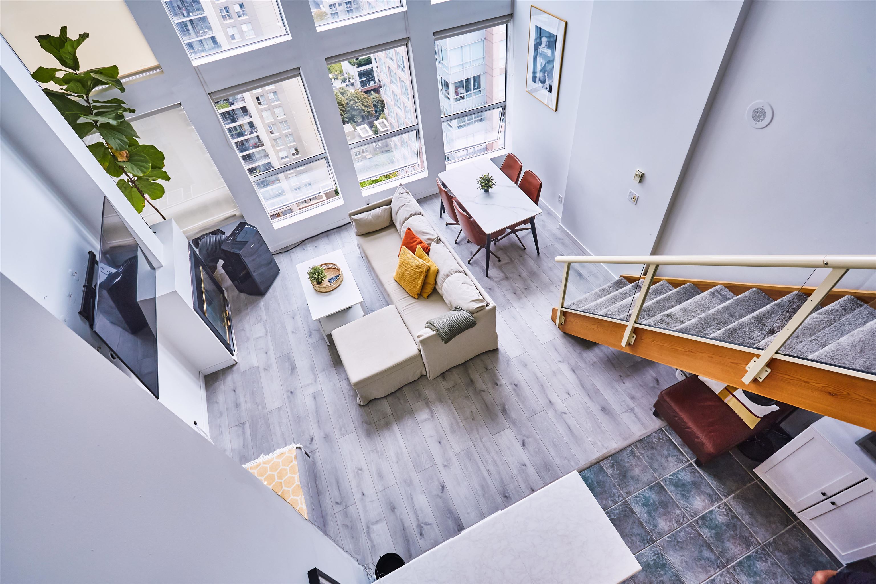 PH10 933 SEYMOUR STREET, R3054818, BC,