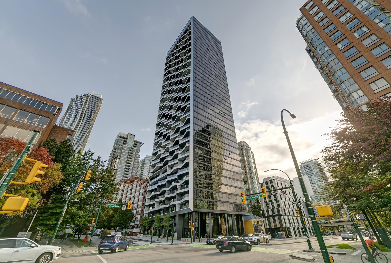 402 889 PACIFIC STREET, R3054819, BC,